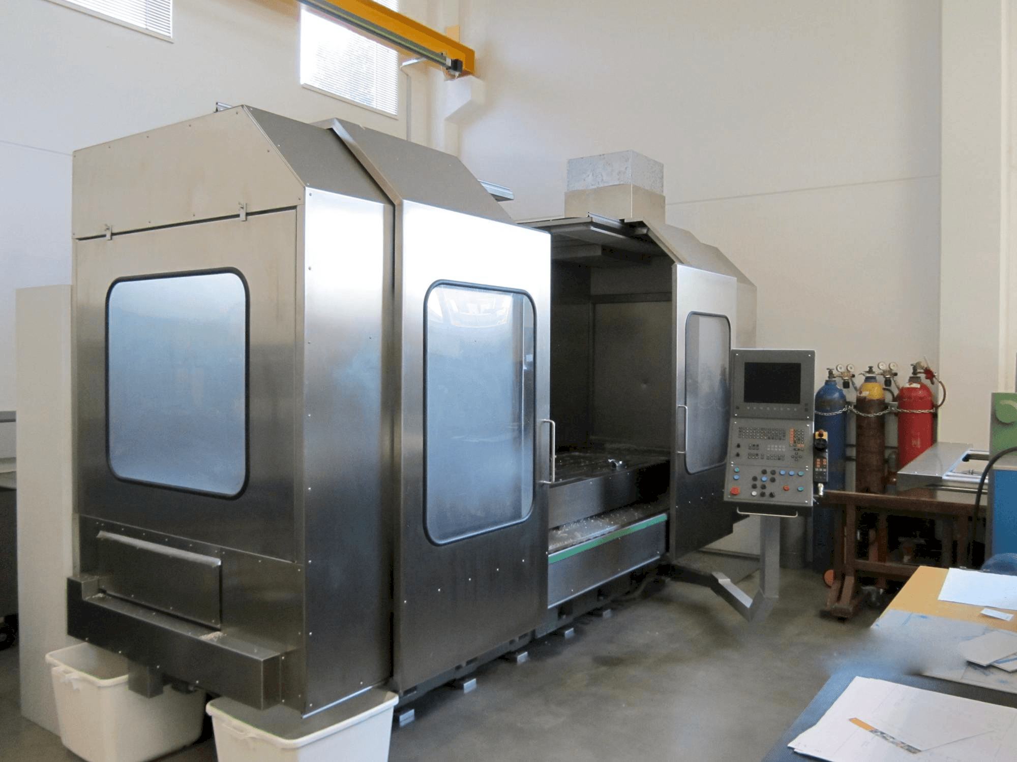 Frontansicht der Zayer BF2200 Maschine