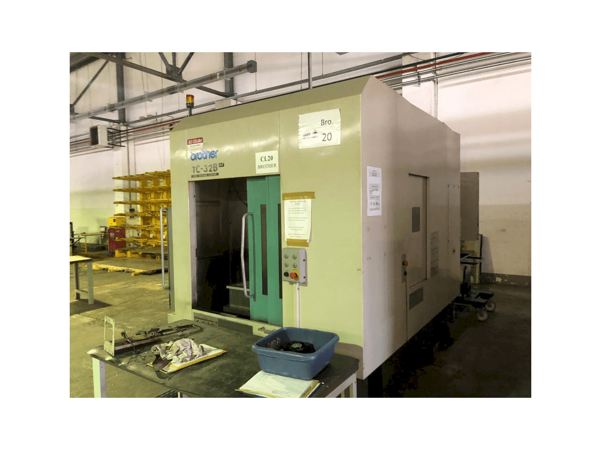 Frontansicht der Brother TC 32B Maschine