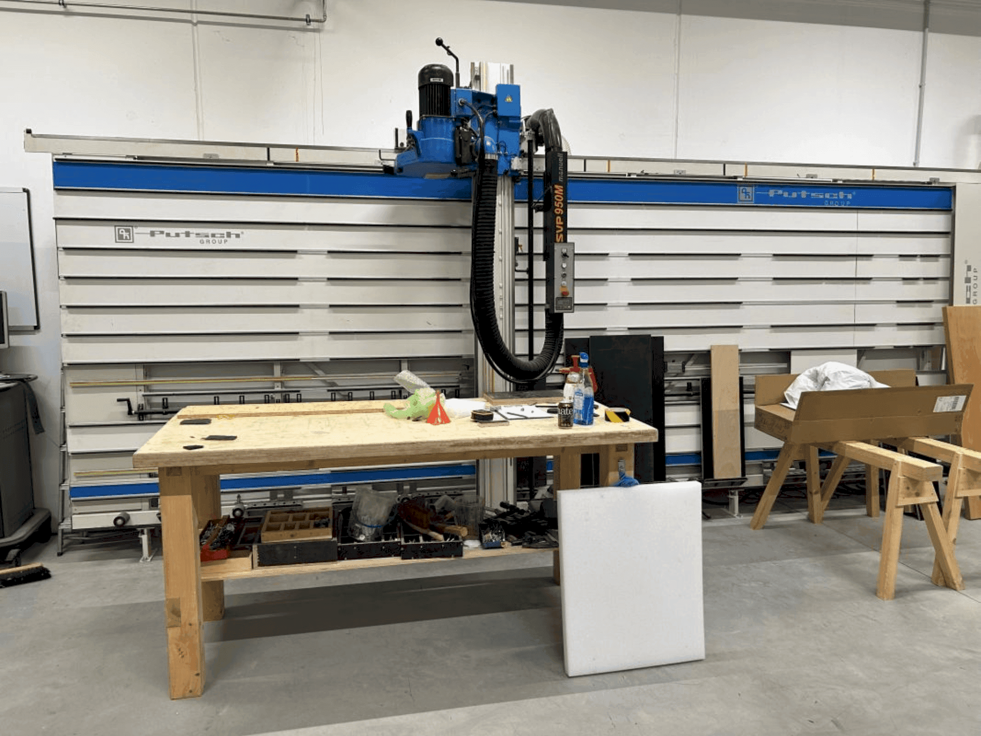 Frontansicht der PUTSCH SVP 950M Maschine