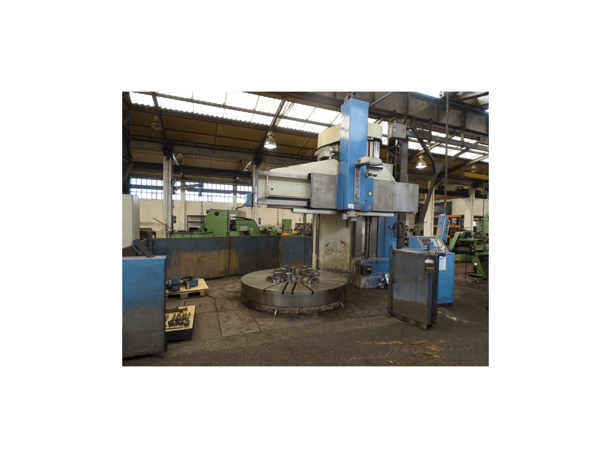 Frontansicht der Berthiez BM 225 Maschine