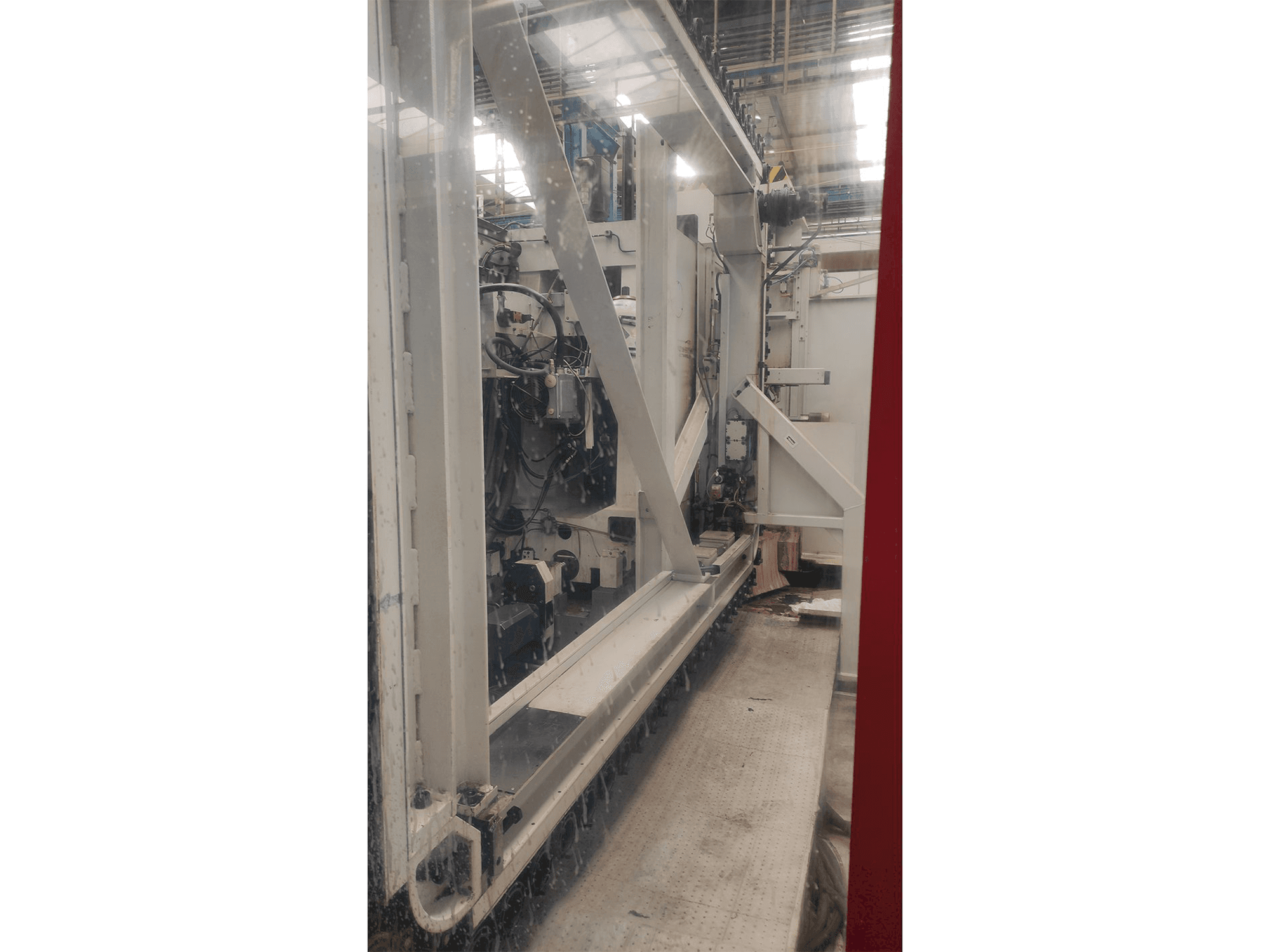 Frontansicht der Starrag Heckert CWK 500 Maschine