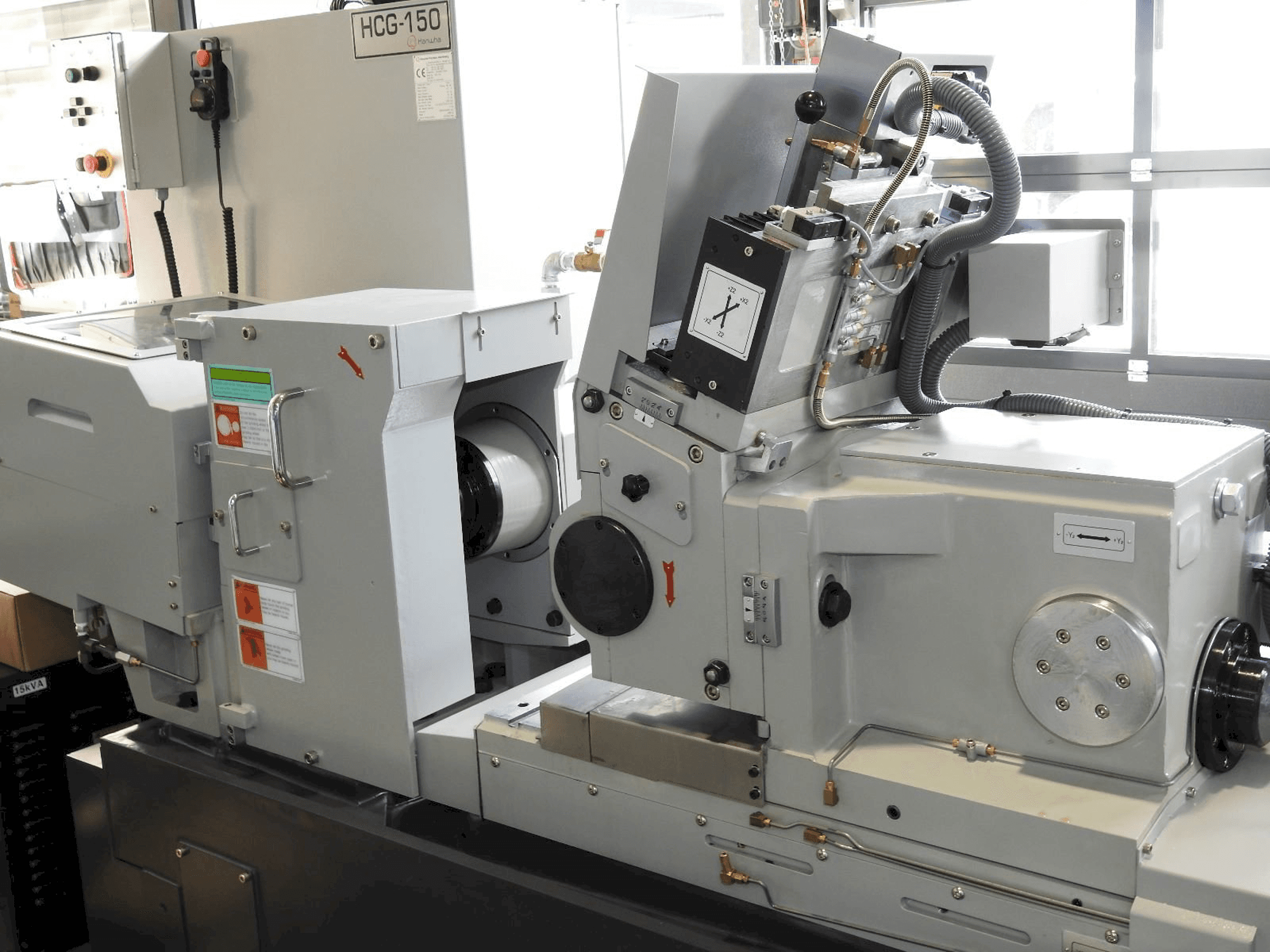 Frontansicht der Hanwha HCG 150 Maschine