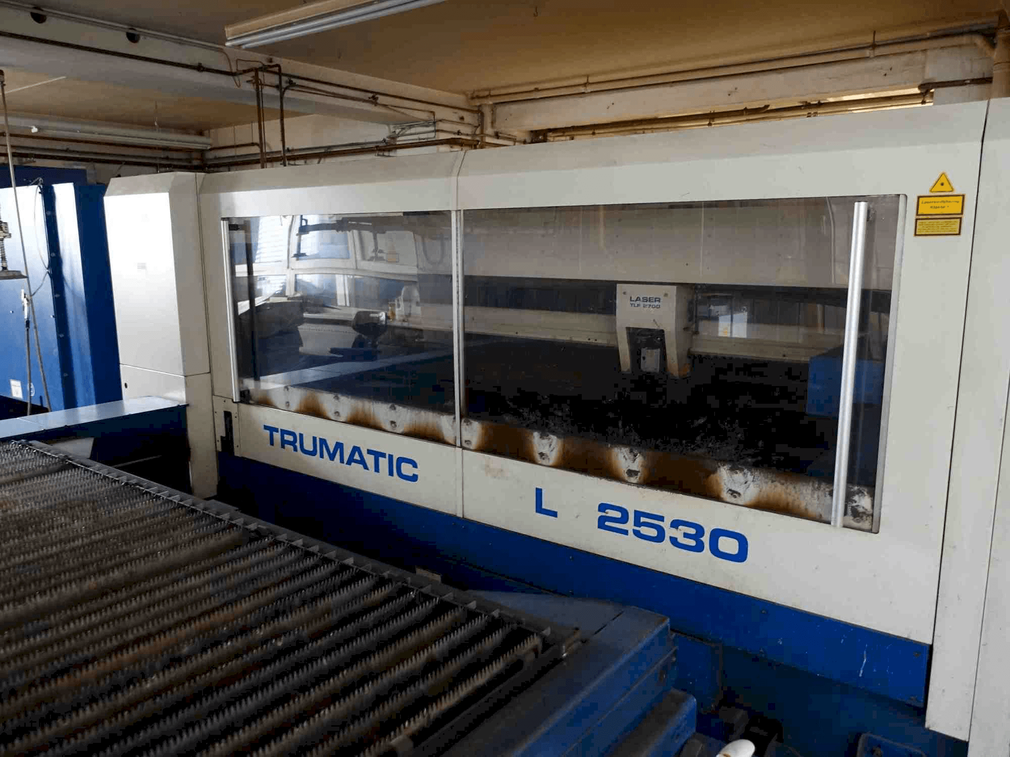 Frontansicht der Trumpf Trumatic L2530 Maschine