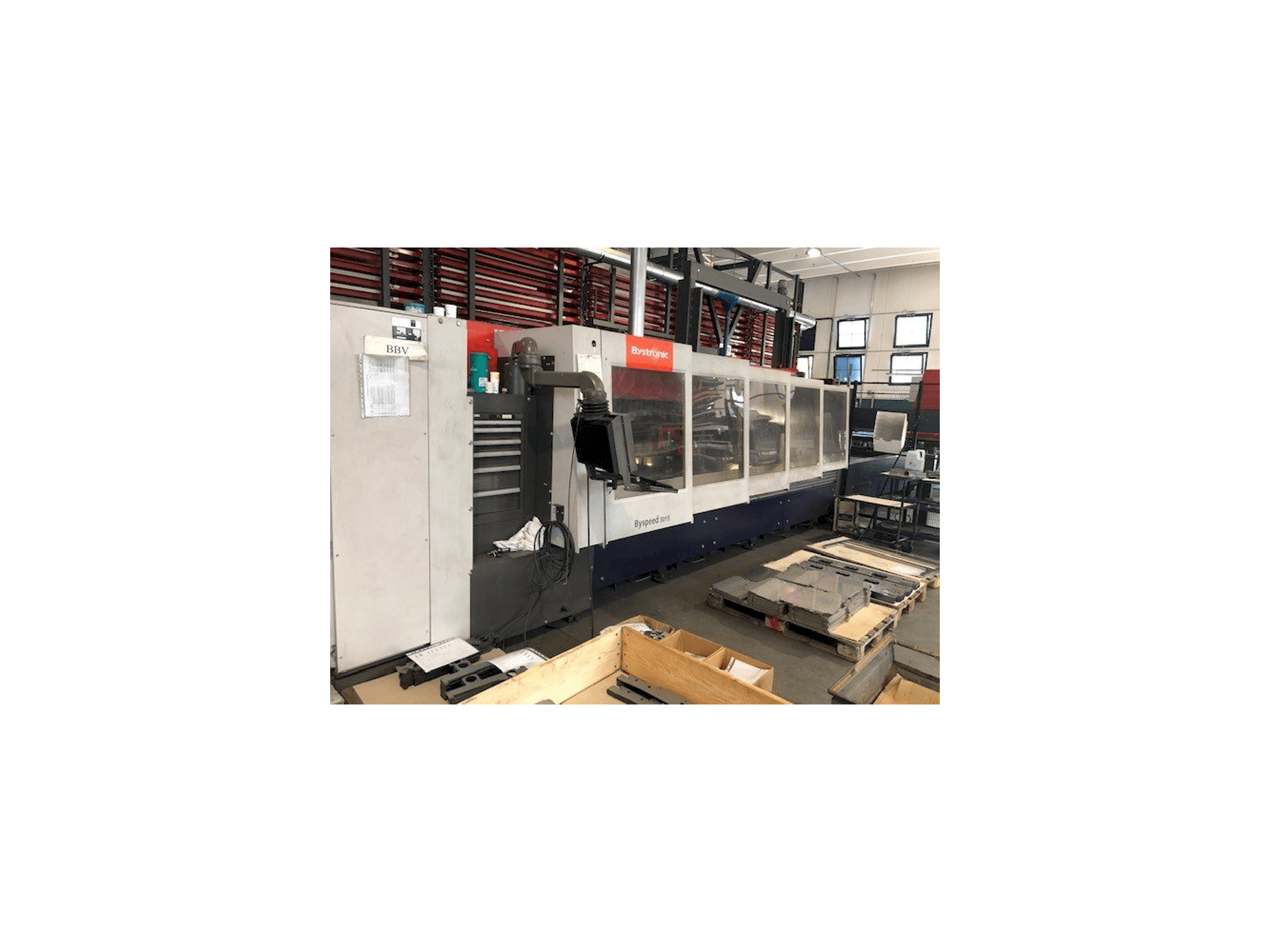 Linke Seitenansicht der Bystronic Byspeed 3015 Maschine