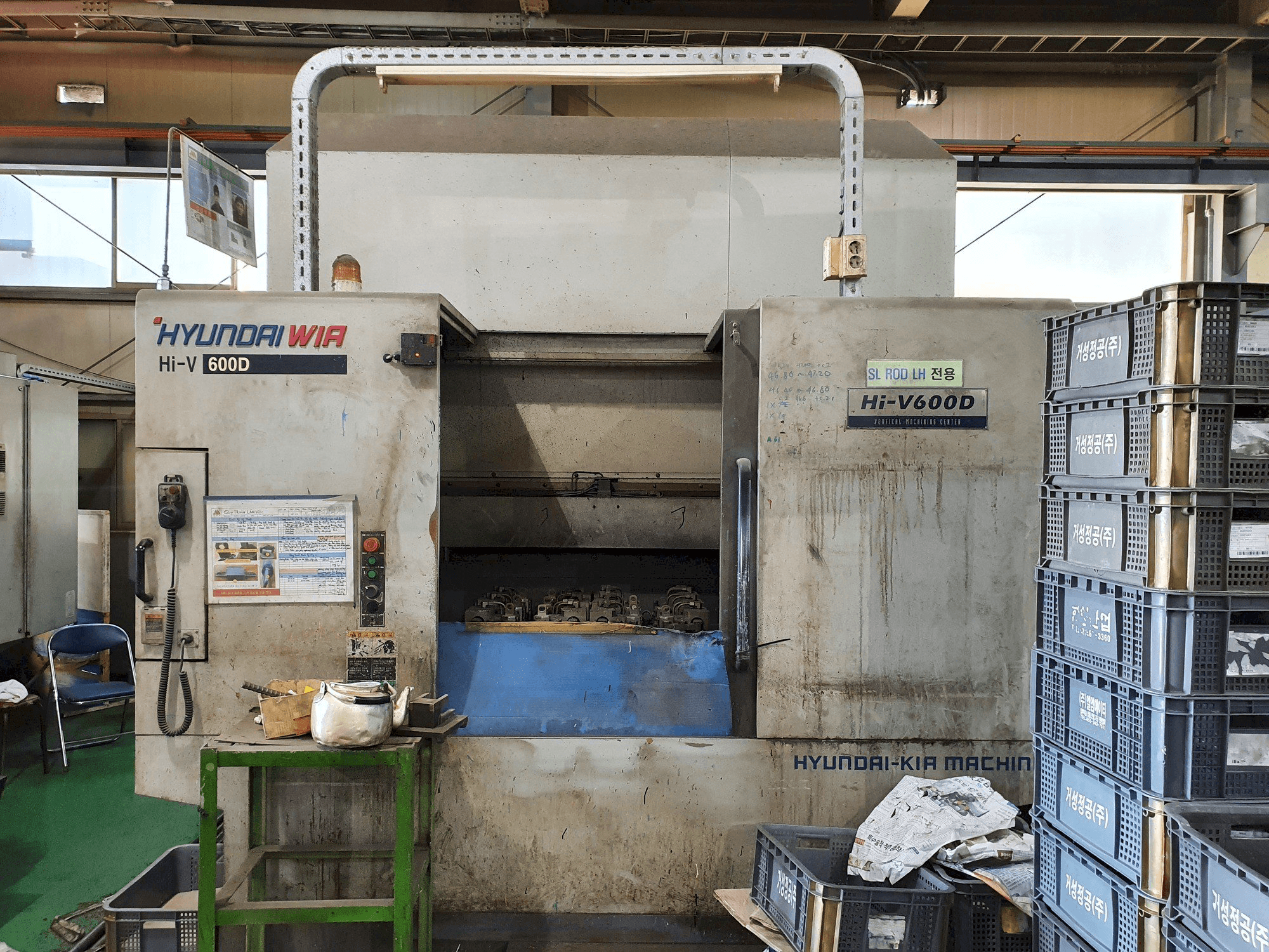 Frontansicht der Hyundai Wia Hi-V600D Maschine