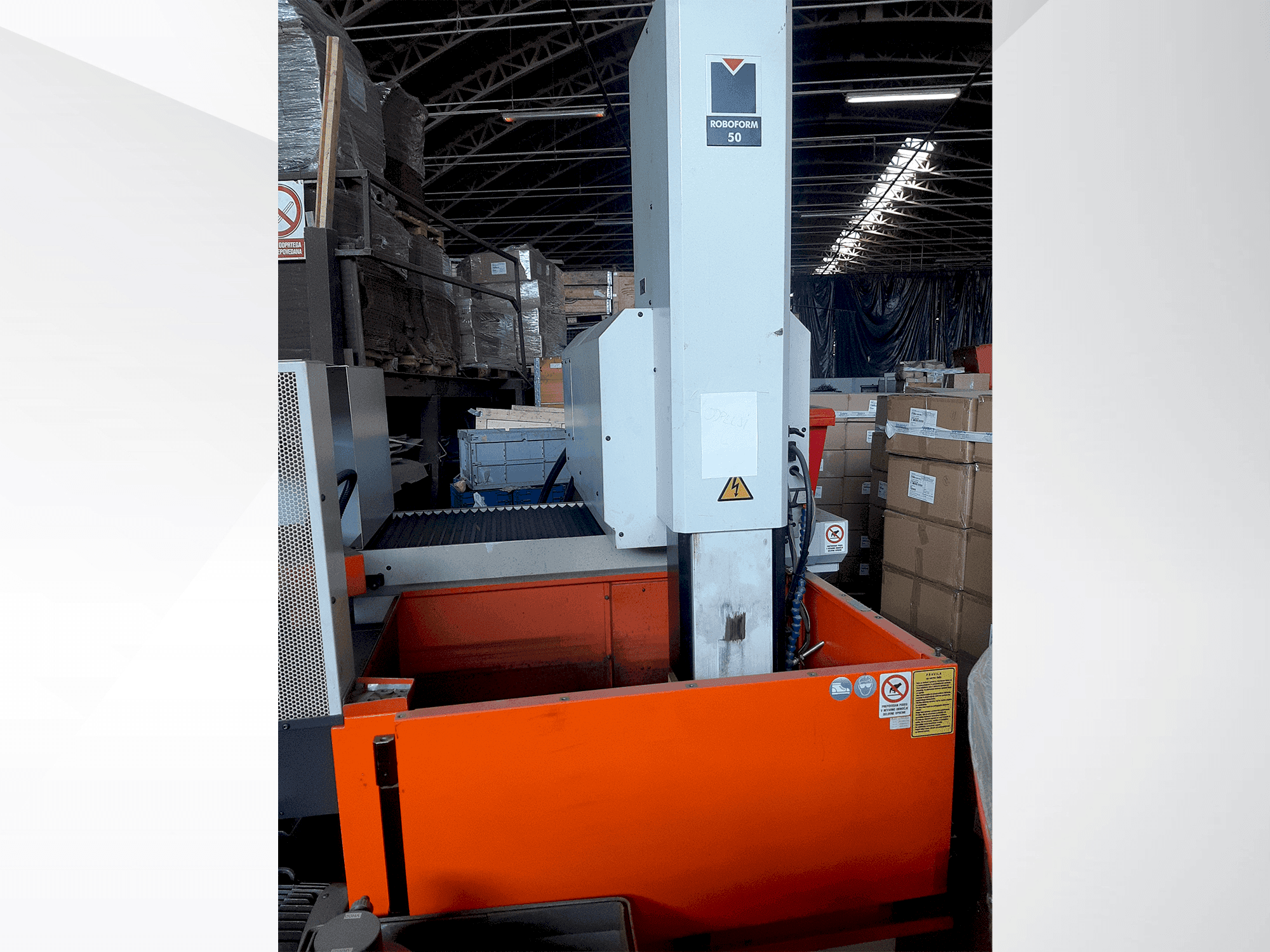 Frontansicht der CHARMILLES ROBOFORM 50 Maschine