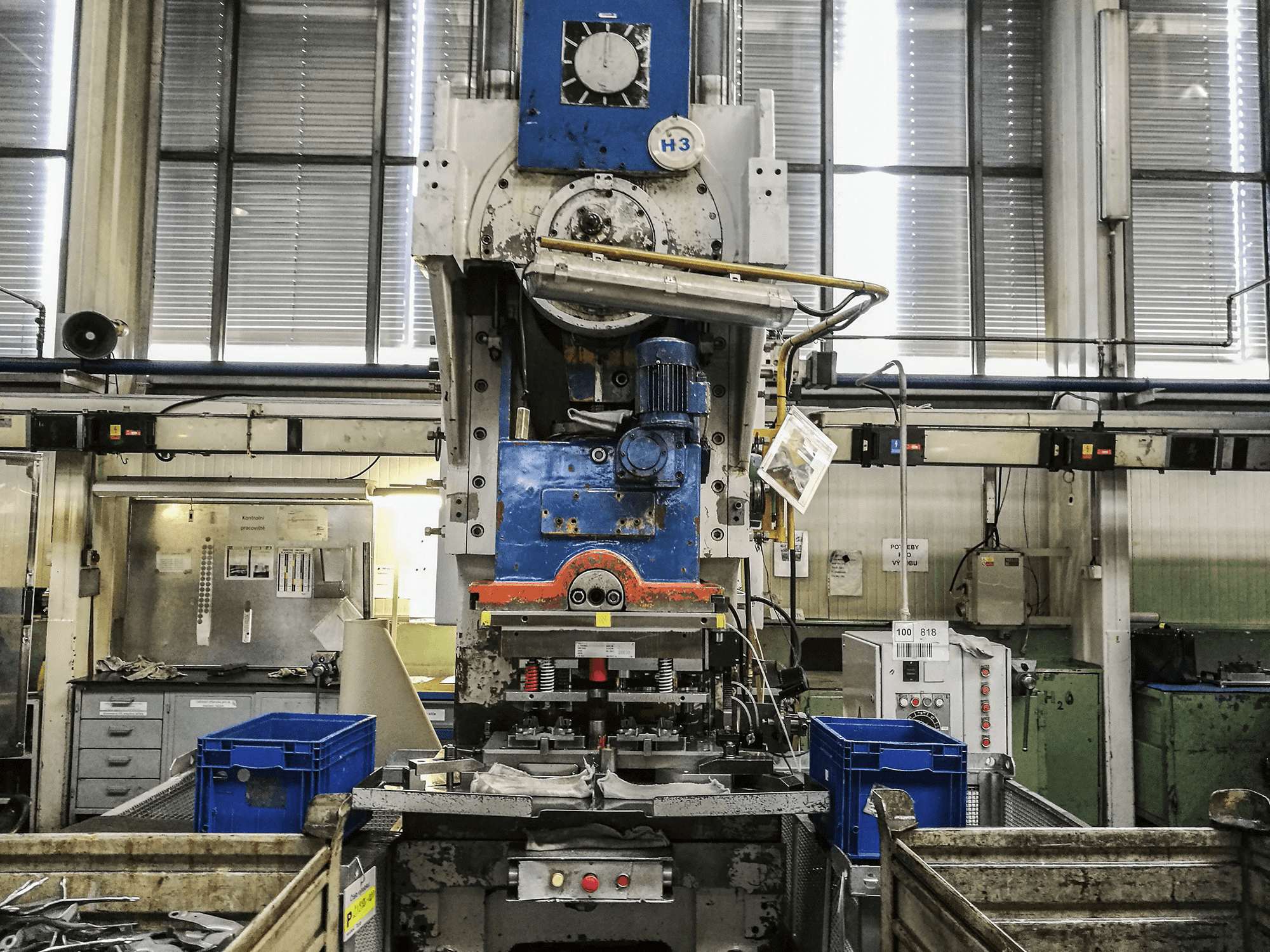 Frontansicht der ZTS LEK-160 Maschine