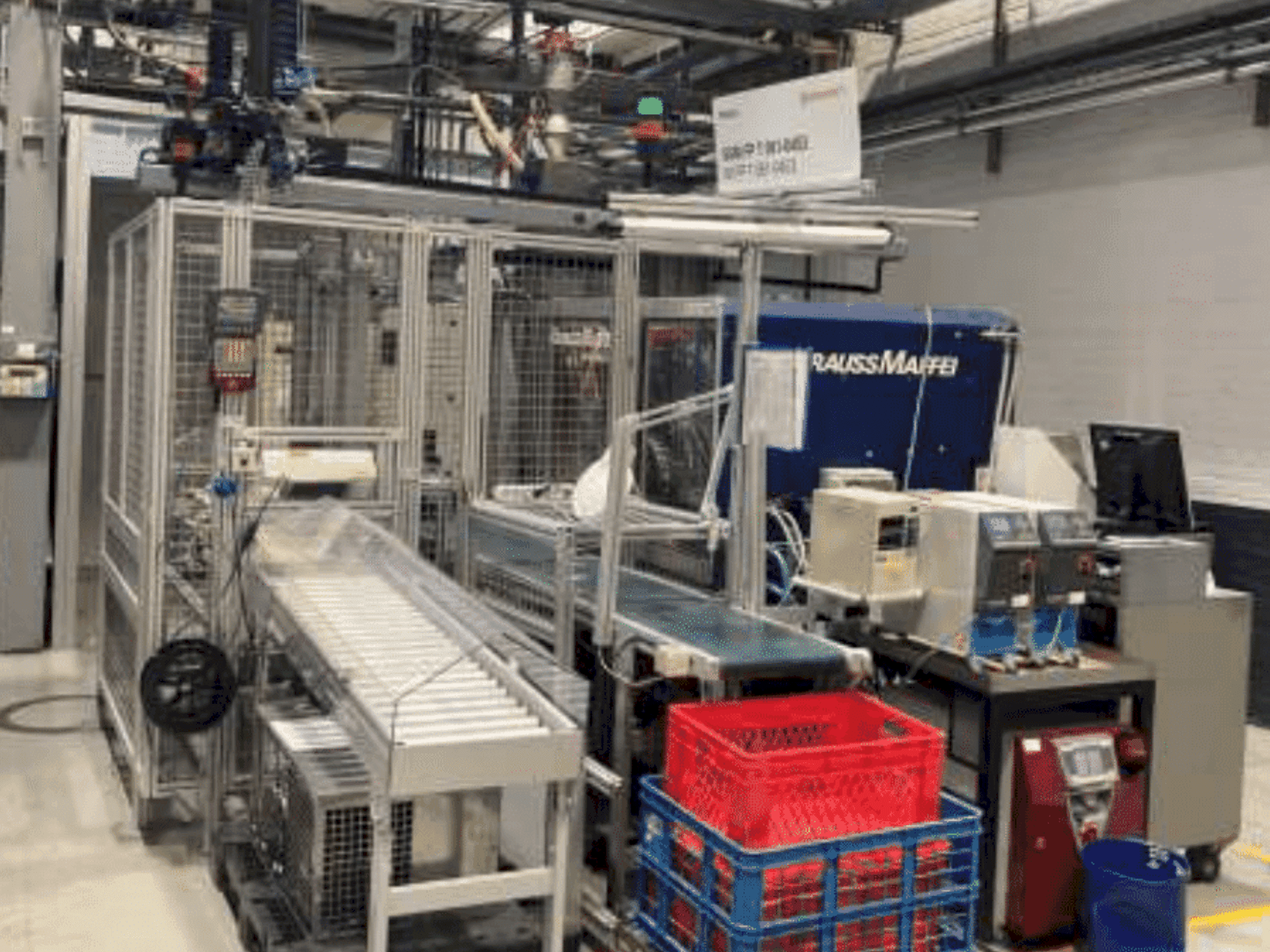 Frontansicht der Krauss Maffei KM 125-390 C2 Maschine