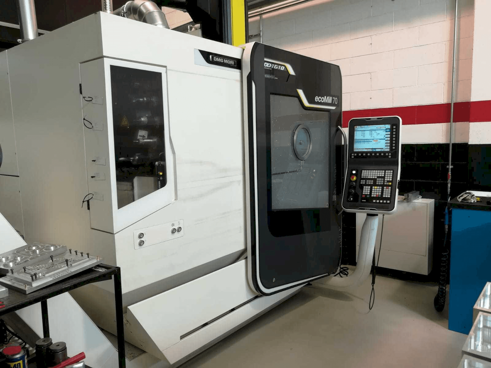 Front view of DMG Deckel Maho Ecomill 70 machine