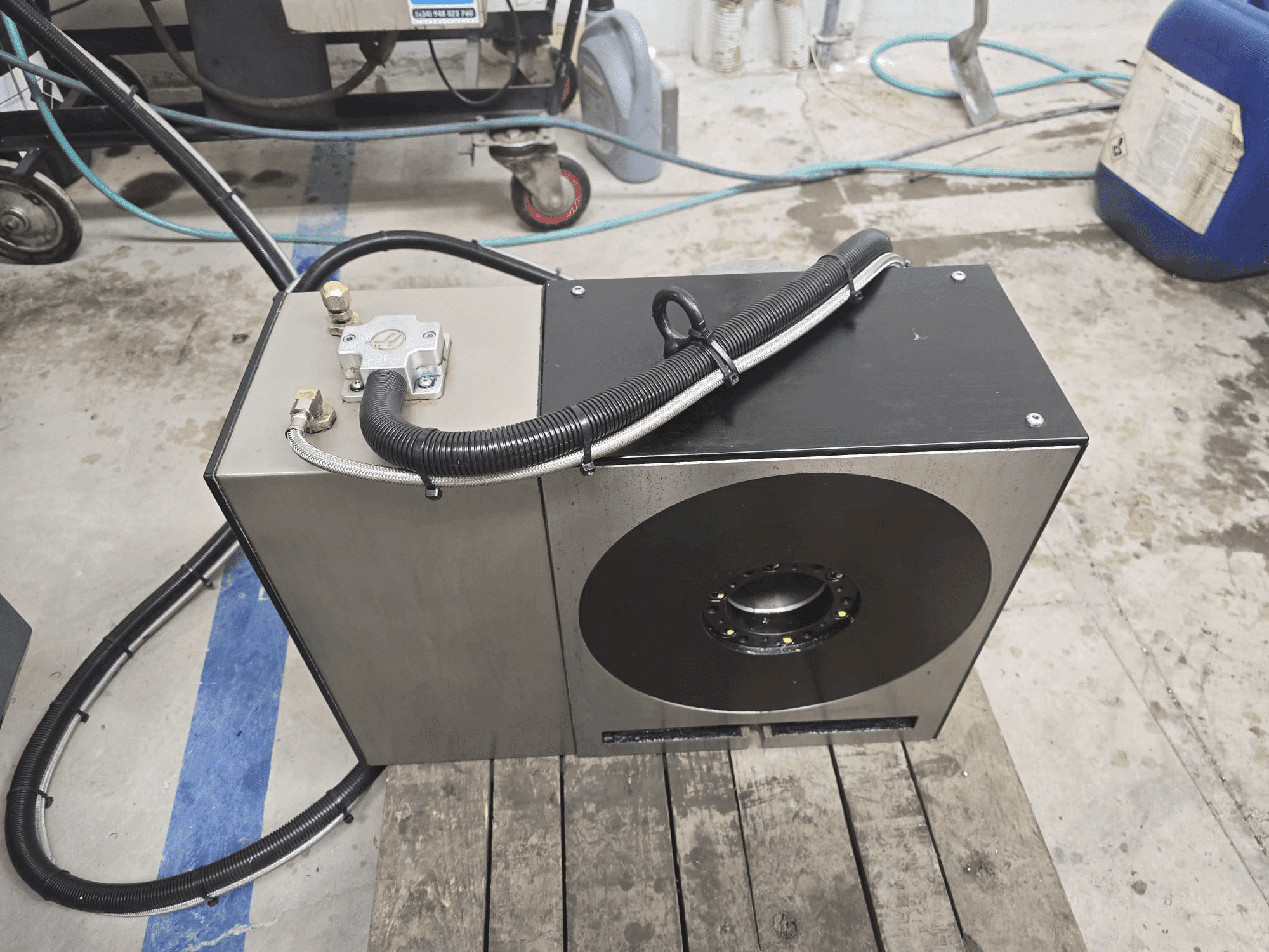 Frontansicht der HAAS HRT310 Maschine