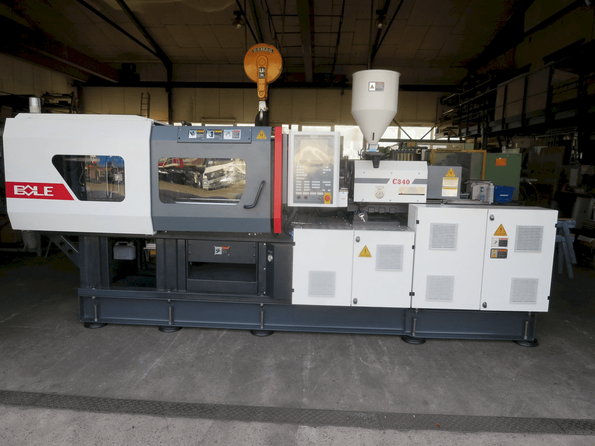 Frontansicht der BOLE BL 100EKII - C340 Maschine