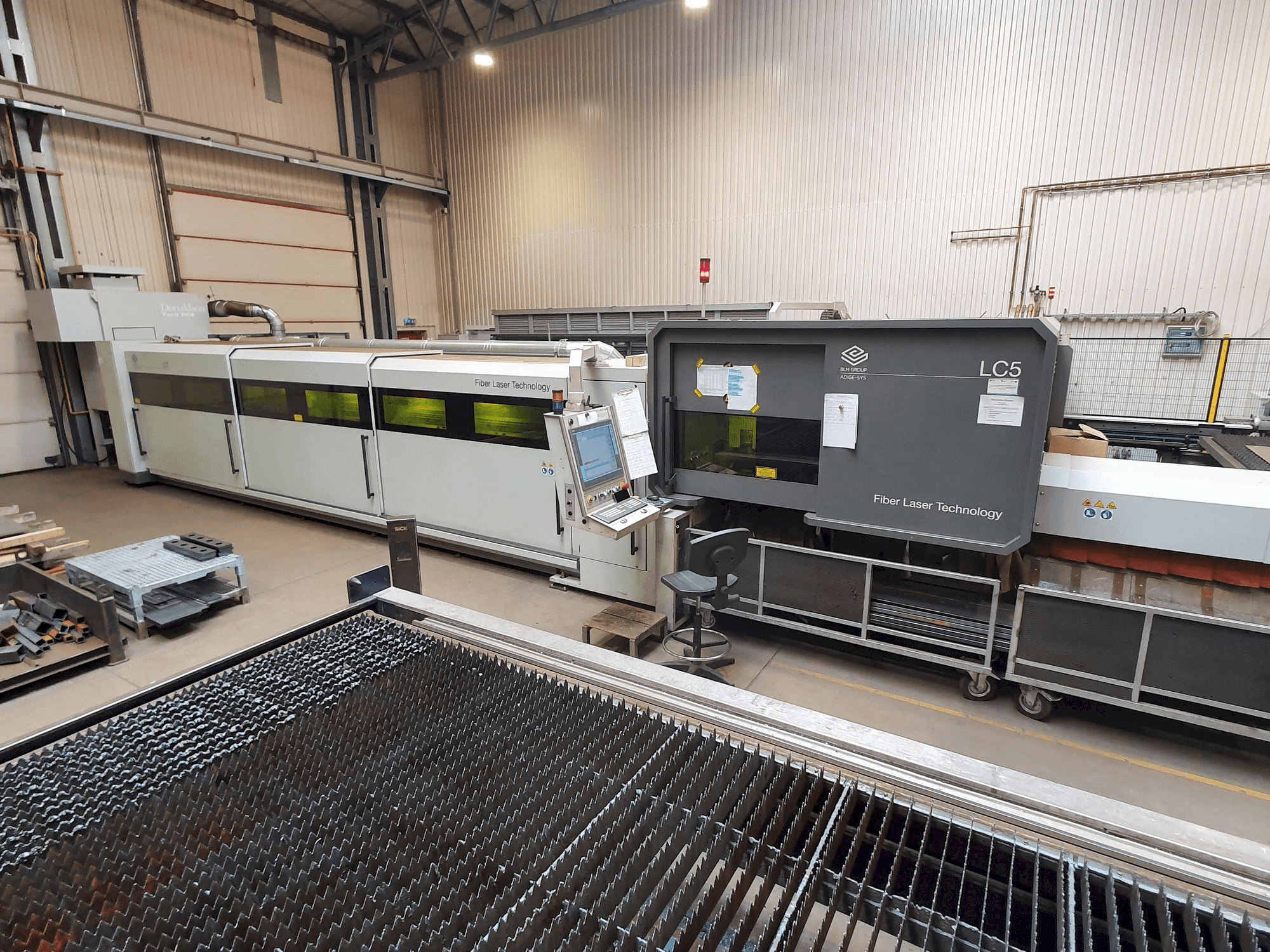 Frontansicht der BLM ADIGE LC5 Maschine