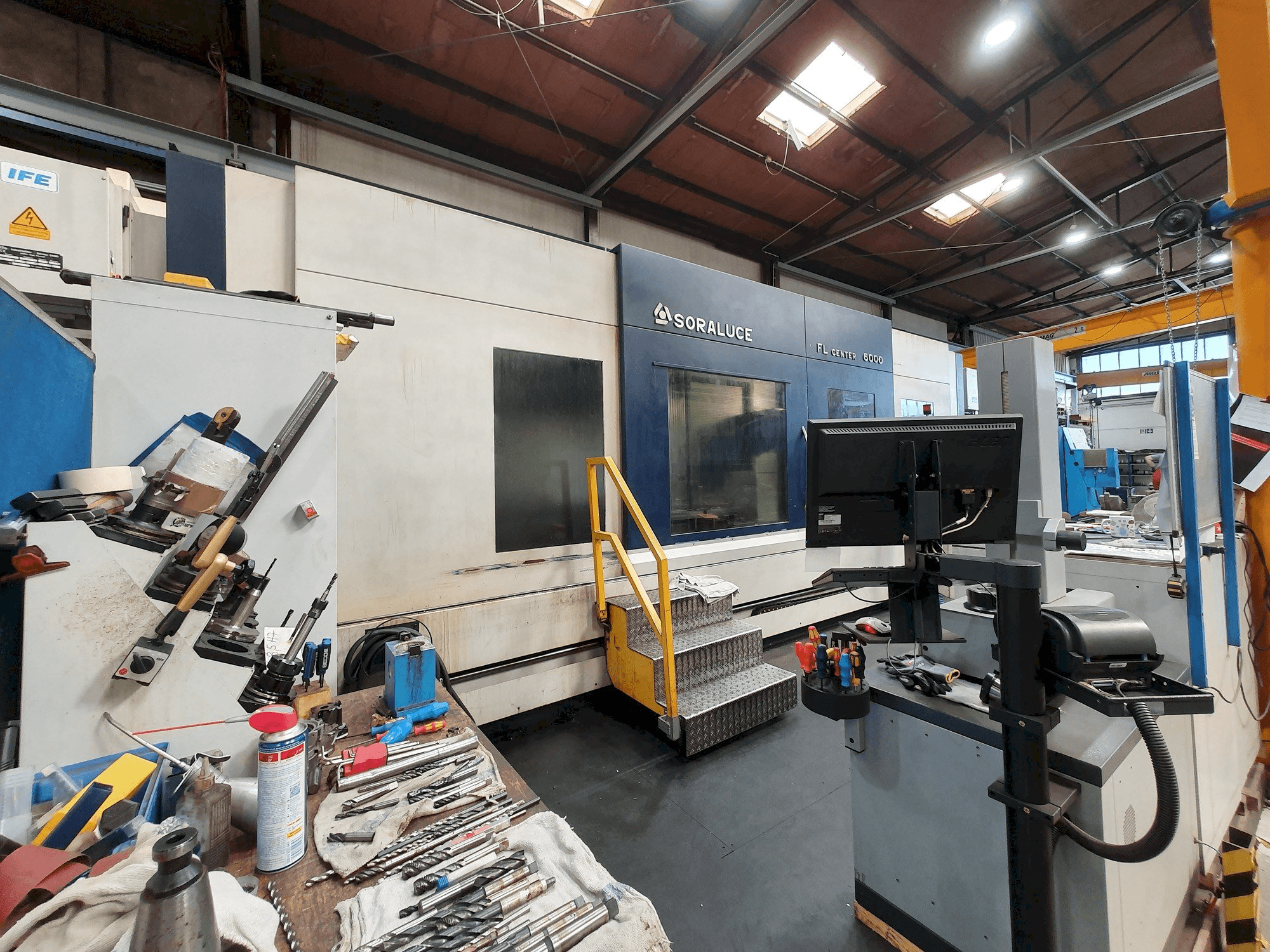 Front view of Soraluce FL 6000 machine