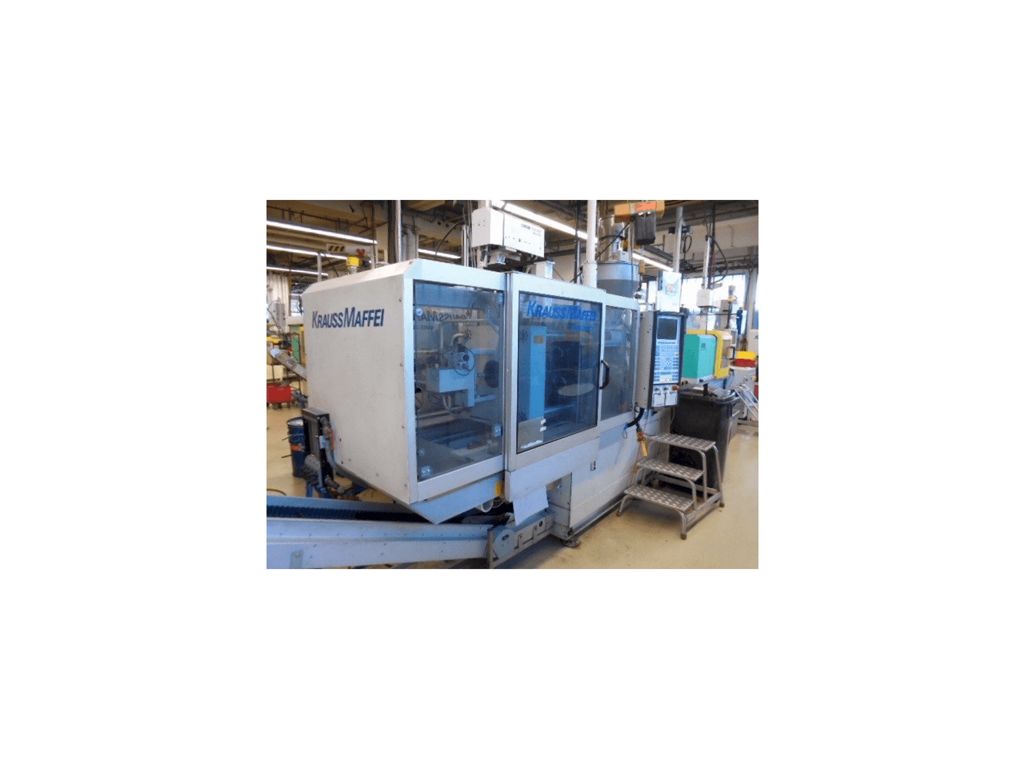 Linke Seitenansicht der Krauss Maffei KM 65-390-C2 Maschine