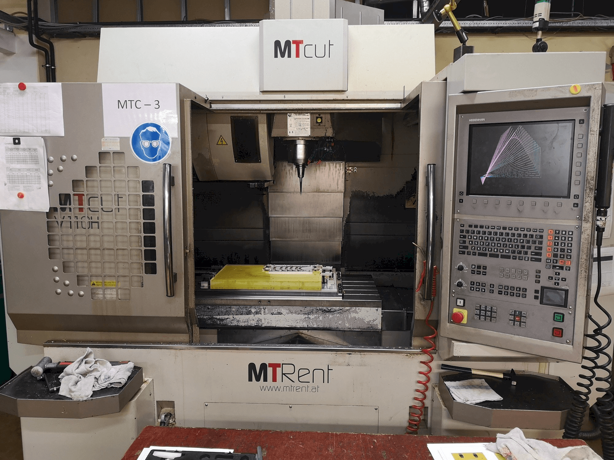 Frontansicht der MT Cut V110H Maschine