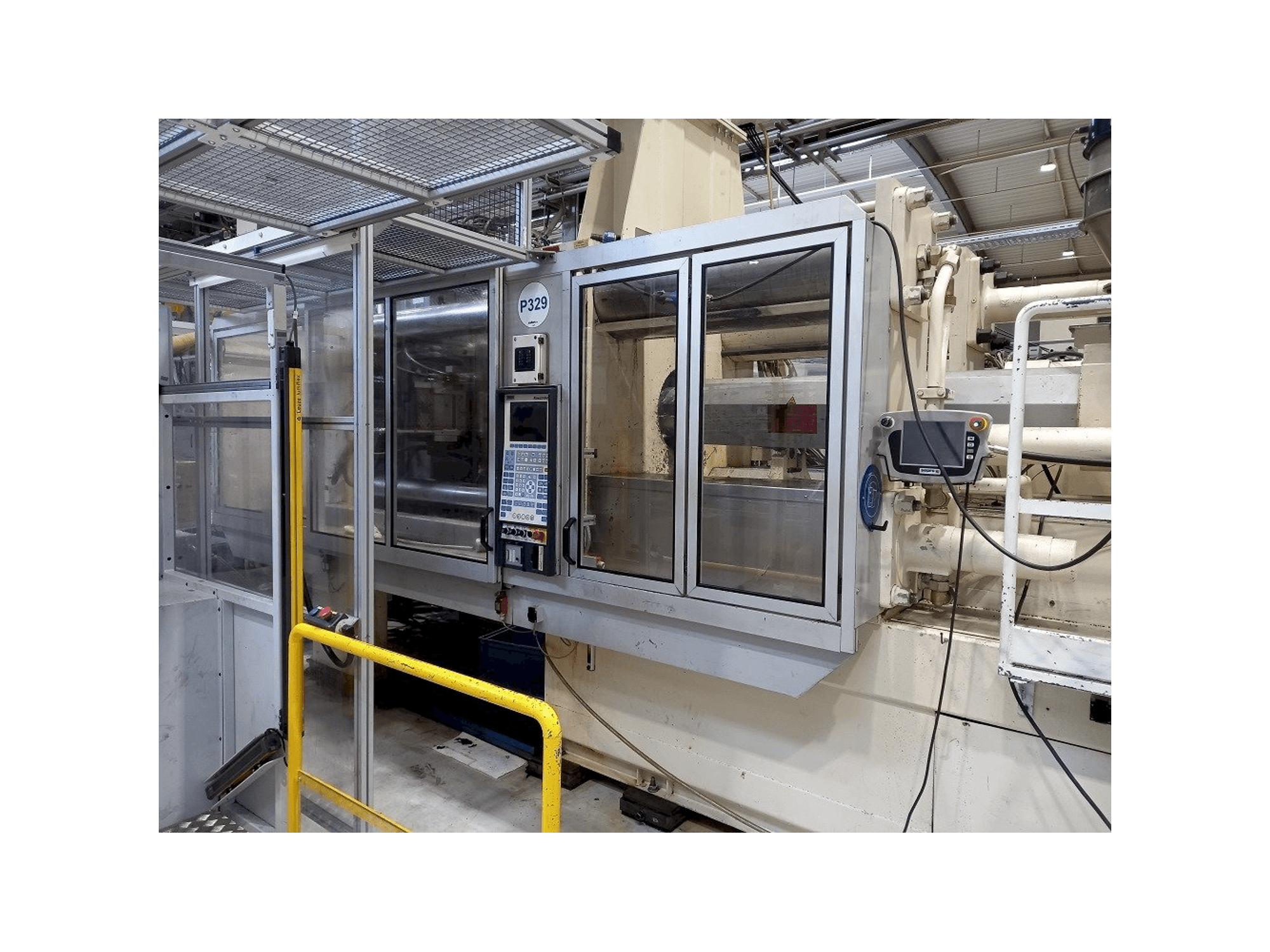 Frontansicht der Krauss Maffei 500 H 3500 C1 Maschine