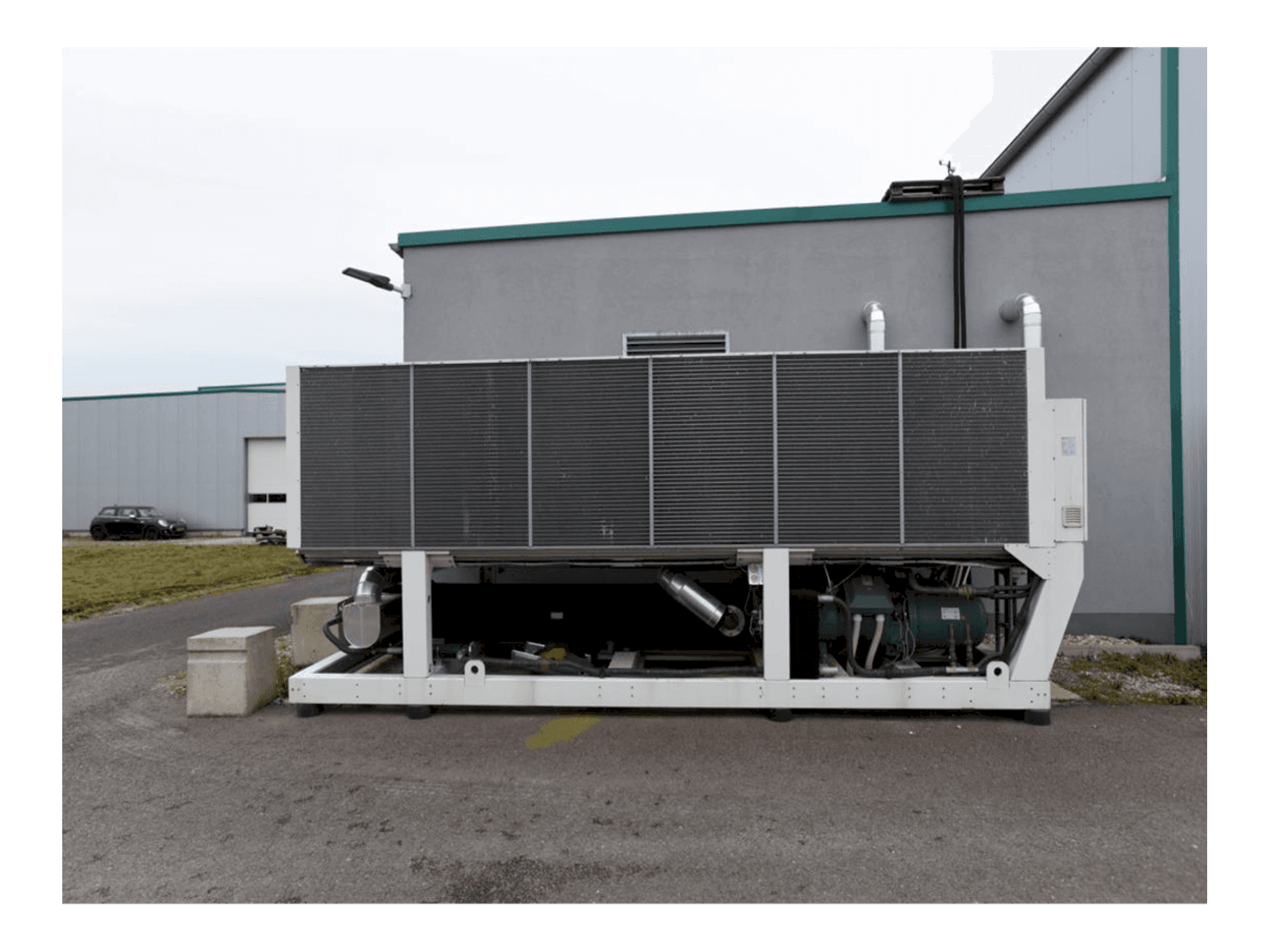 Front view of Mitsubishi Electric Glider Evo CLA 660 machine