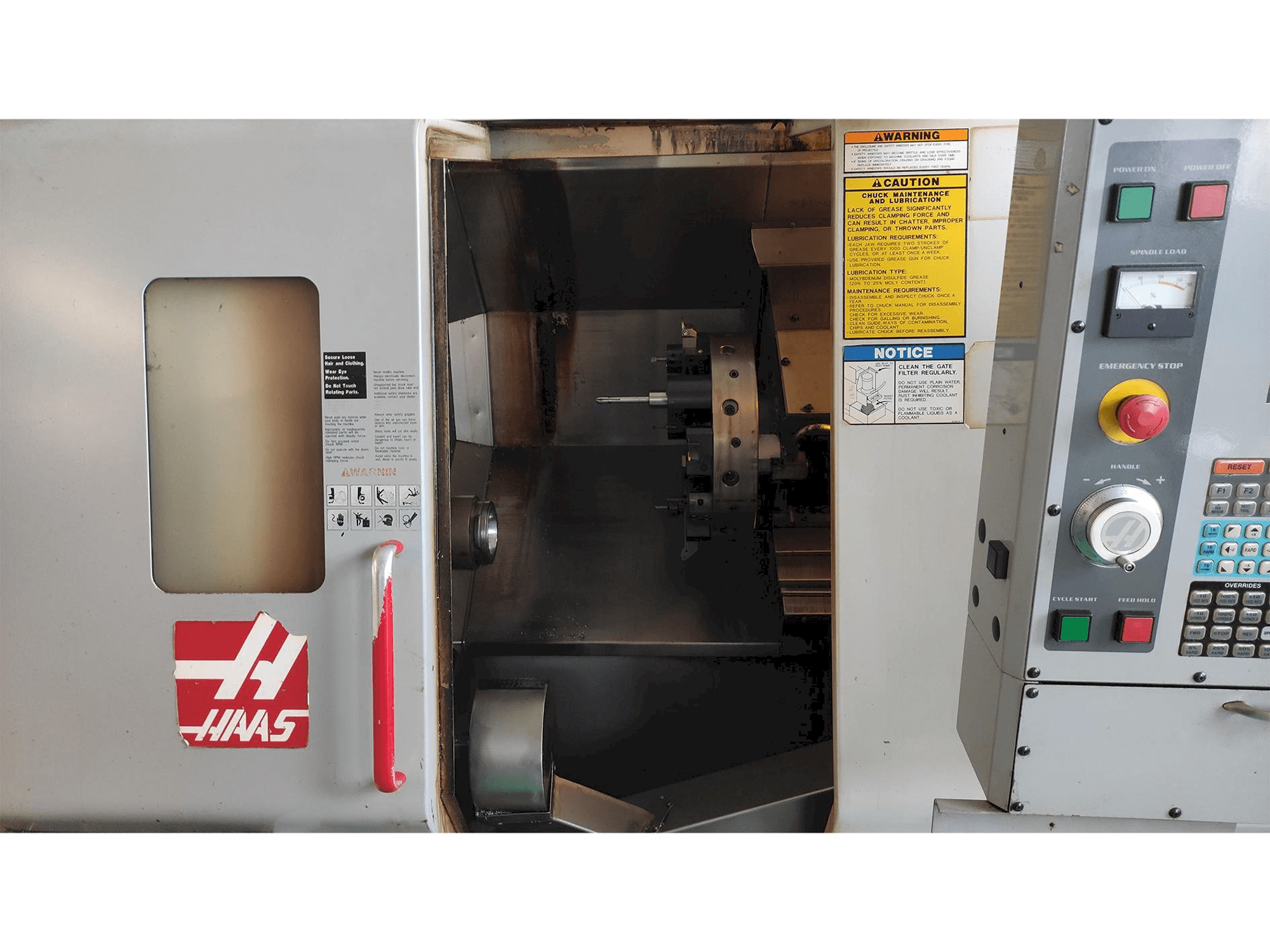 Frontansicht der HAAS SL-20HE Maschine