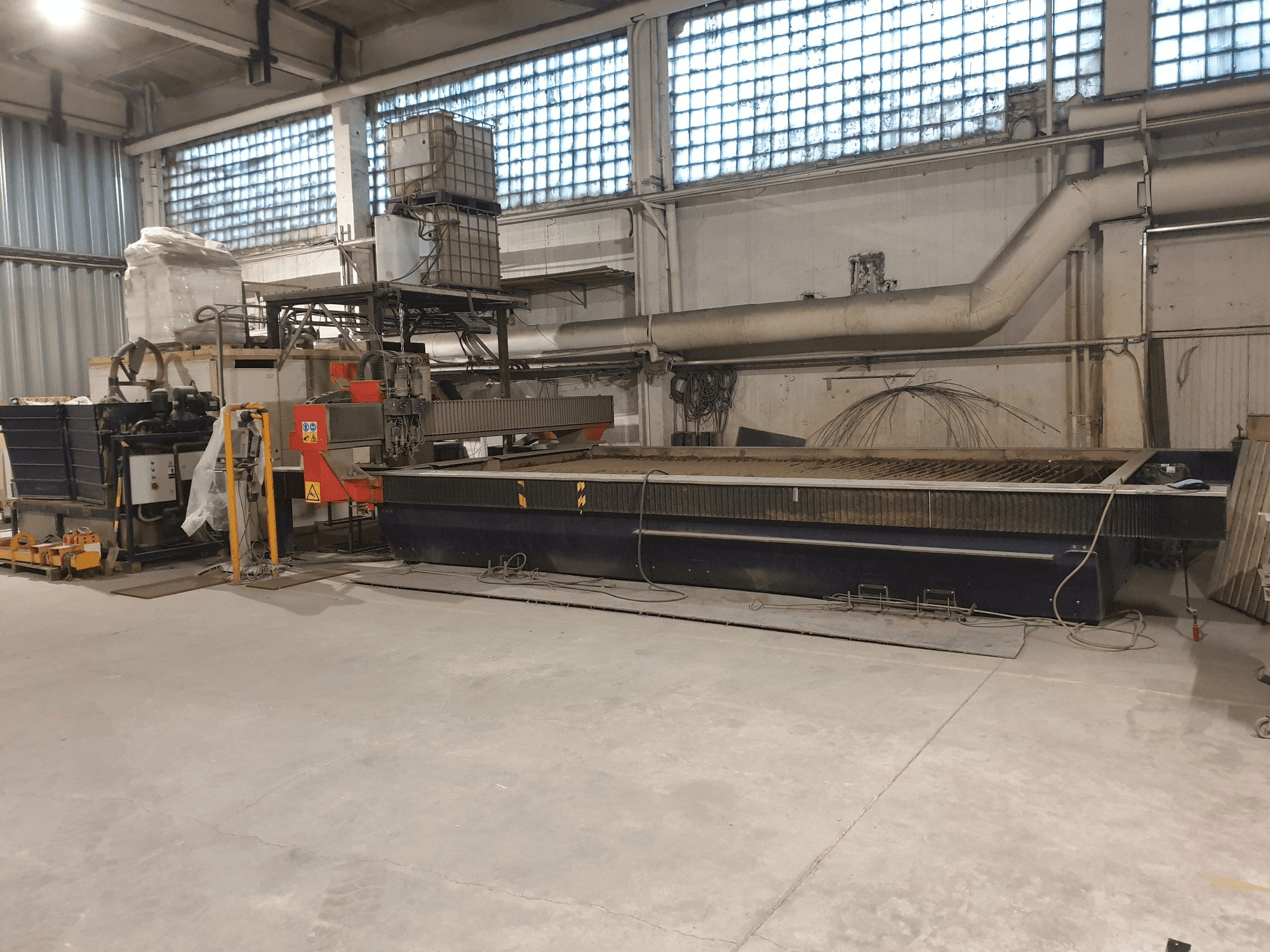Frontansicht der Bystronic Byjet Classic L 6030 Maschine