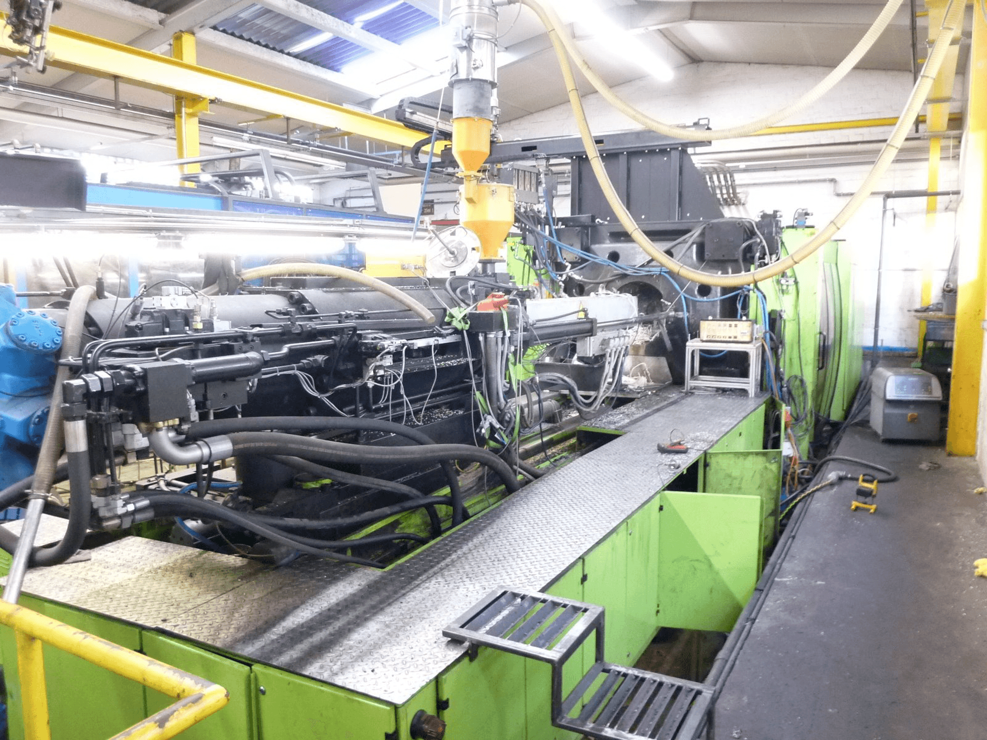 Left side view of ENGEL ES 10000/1300 DK machine