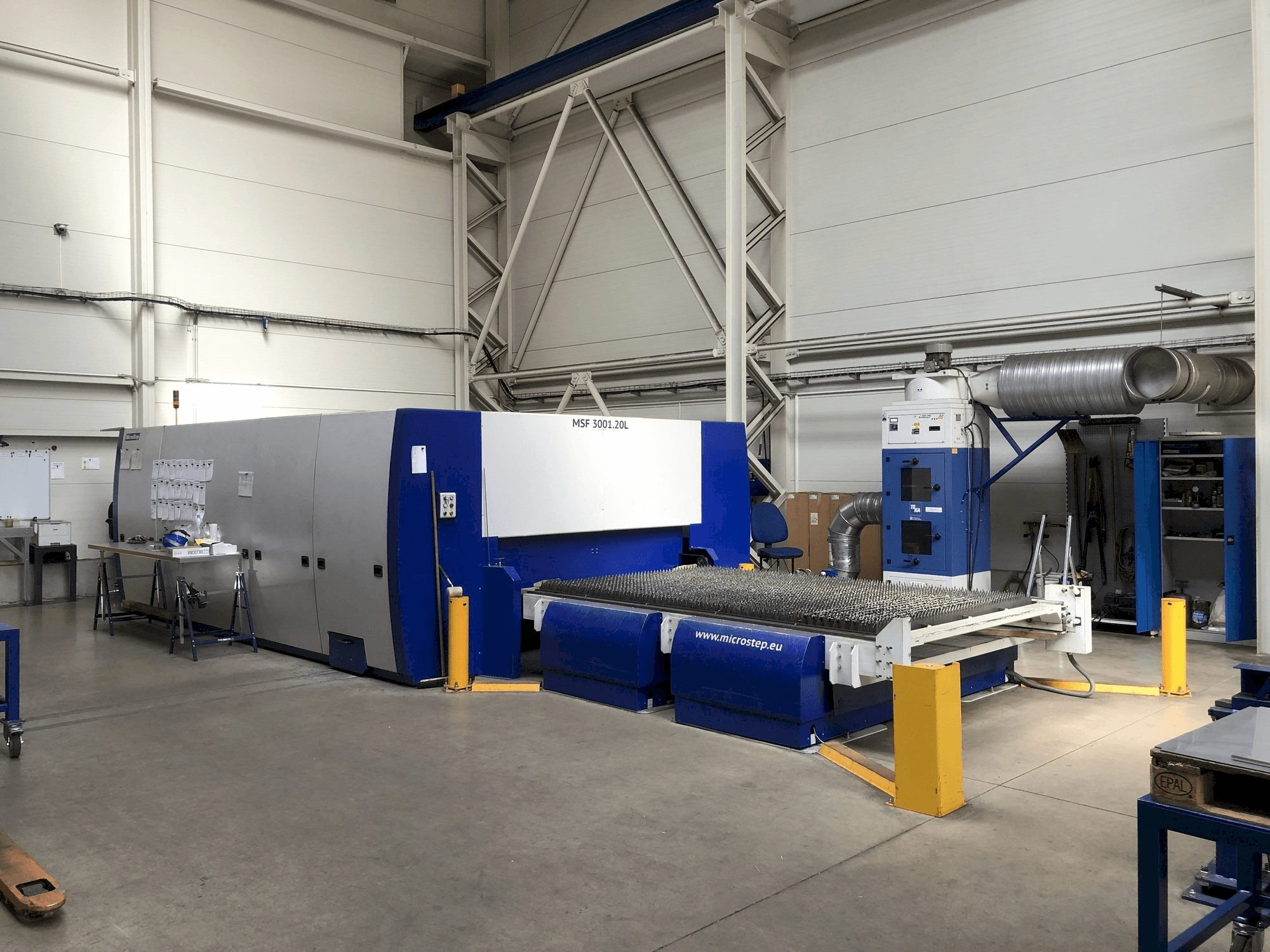 Left side view of MicroStep MSF 3001.20L machine