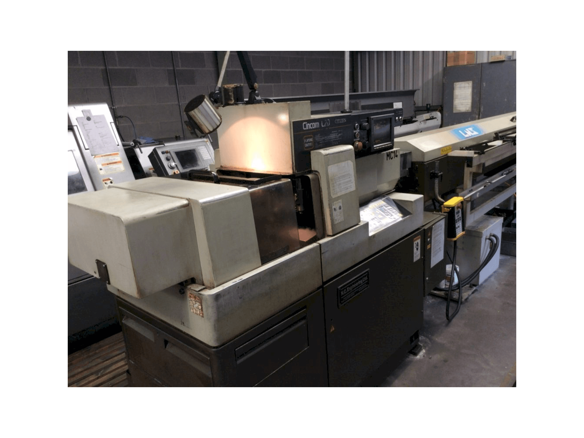 Frontansicht der Citizen Cincom L320 Maschine