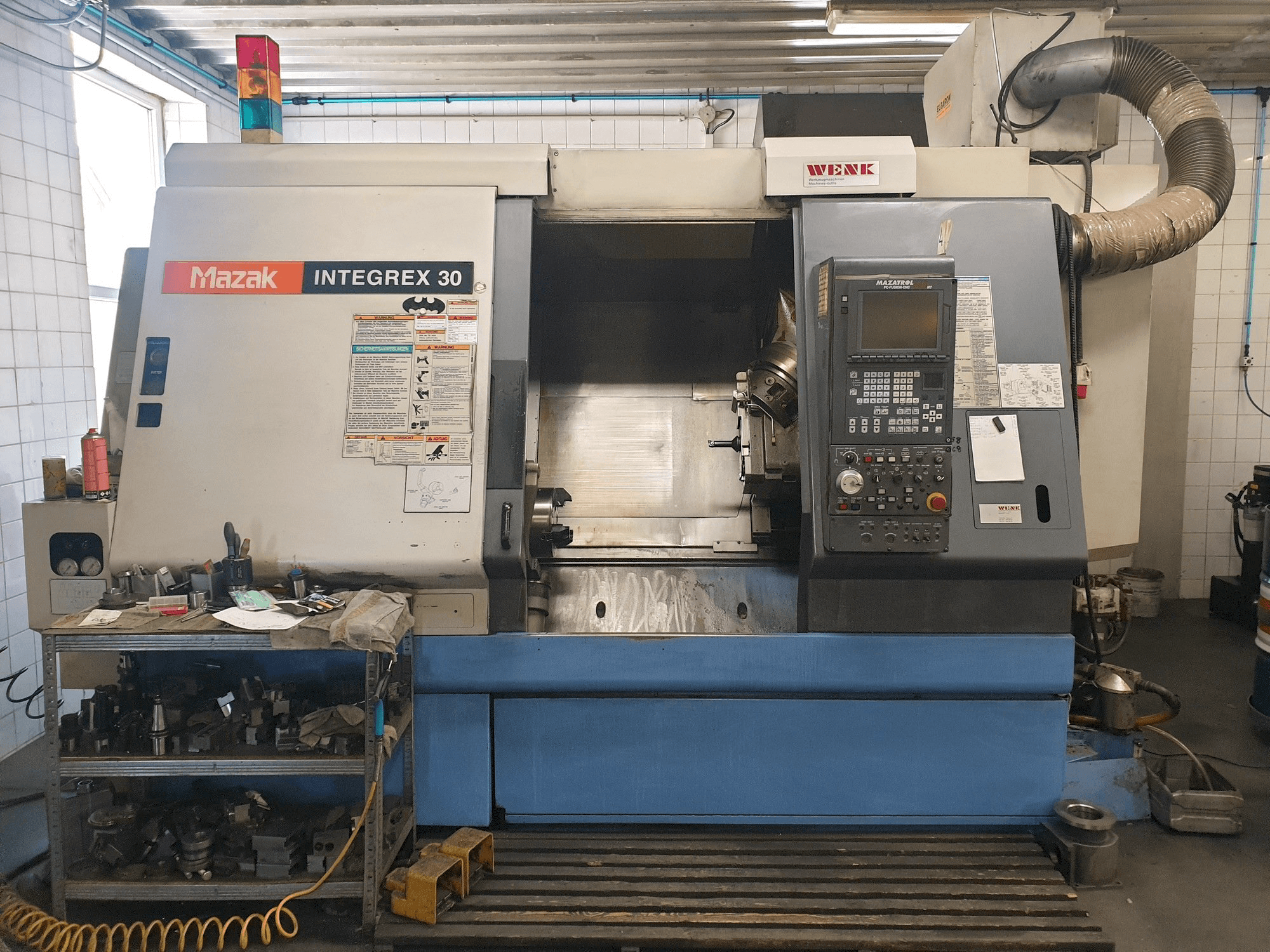 Frontansicht der Mazak Integrex 30 Maschine