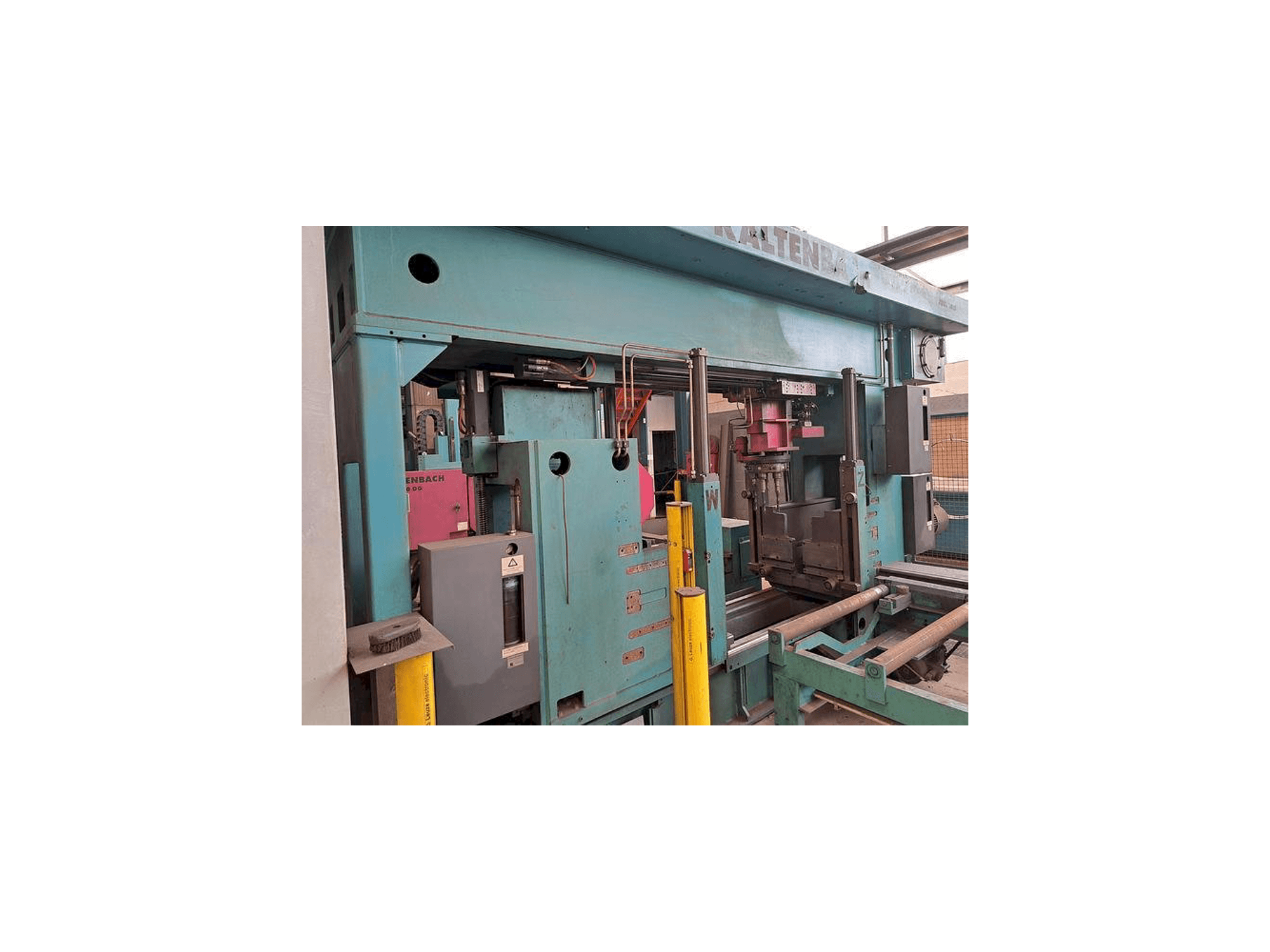 Left side view of KALTENBACH KDX5 1015 machine