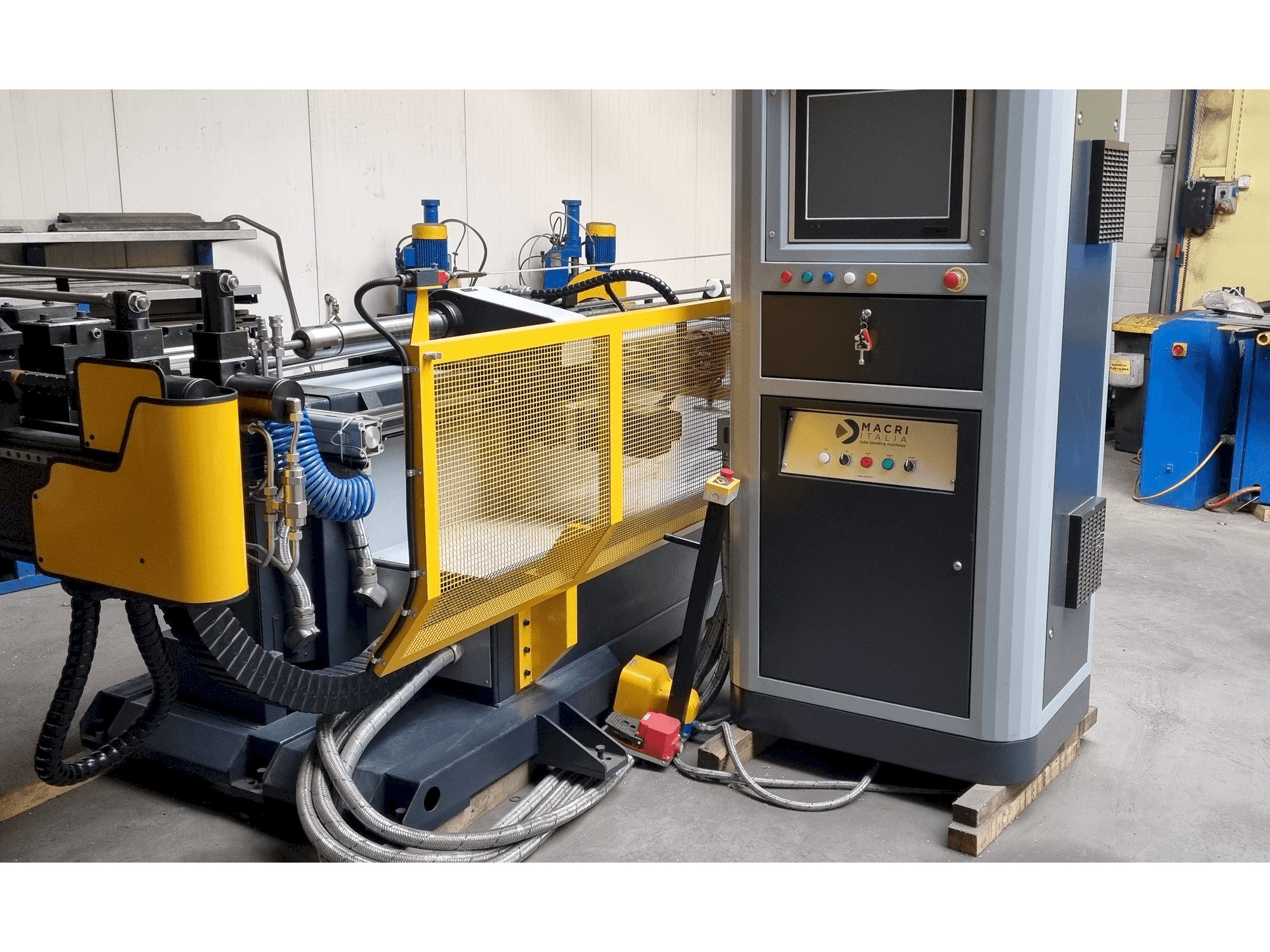 Frontansicht der MACRI ITALIA PROVAR 6-45 U-D Maschine