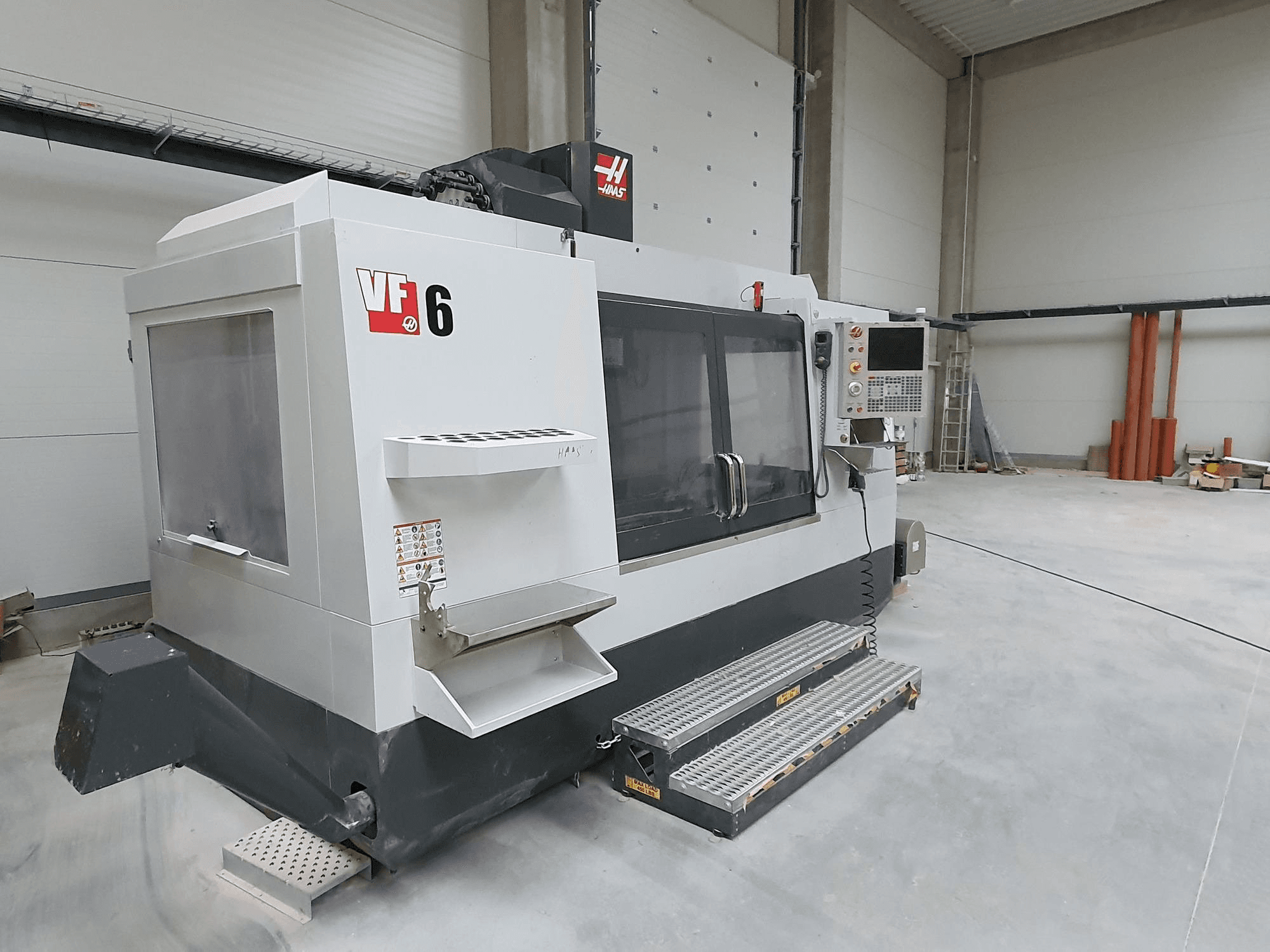 Frontansicht der HAAS VF-6/40 Maschine