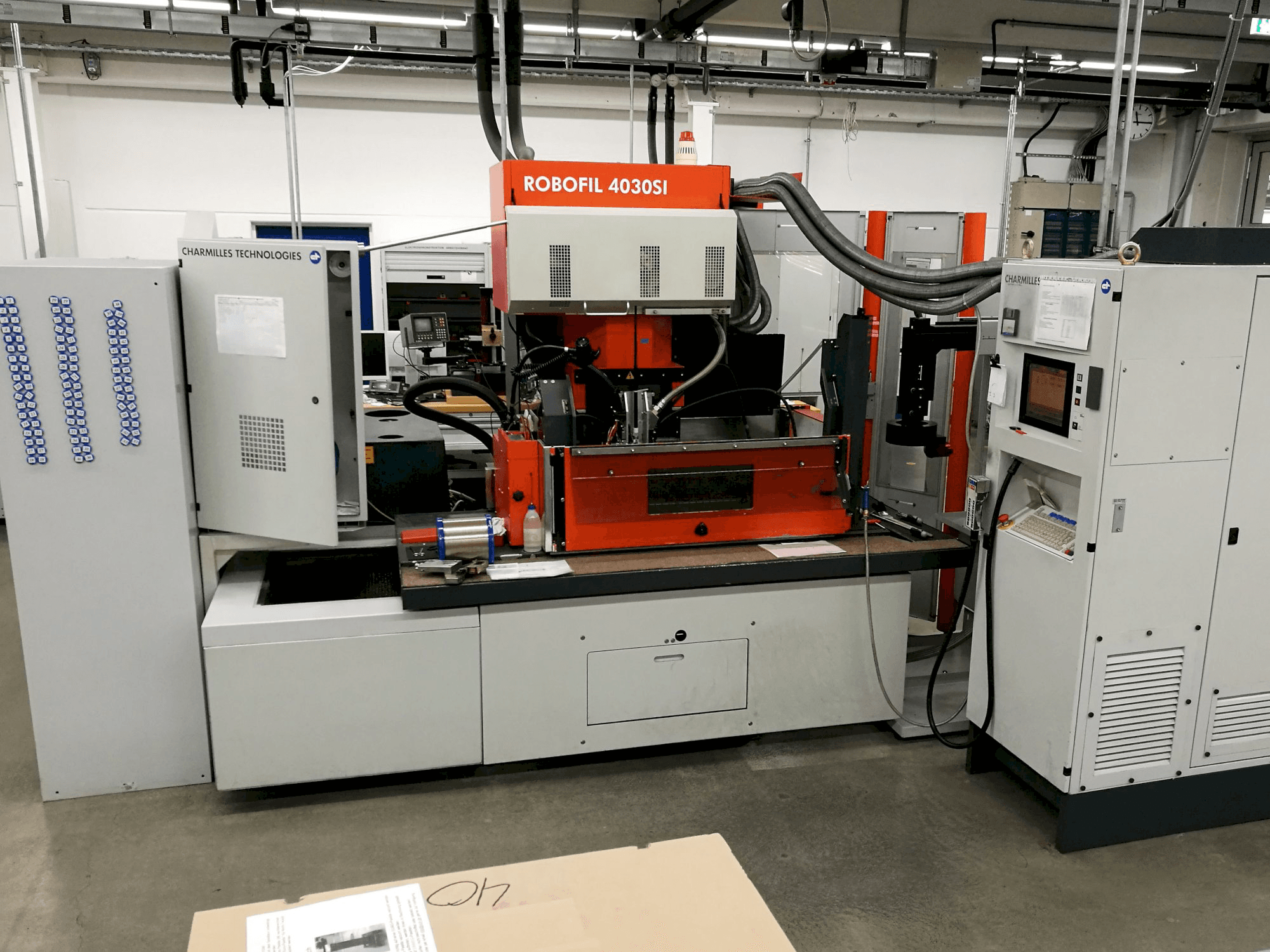 Frontansicht der CHARMILLES ROBOFIL 4030SI Maschine