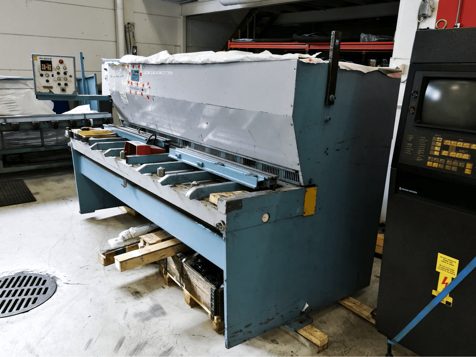 Frontansicht der CHE 25/4 Maschine