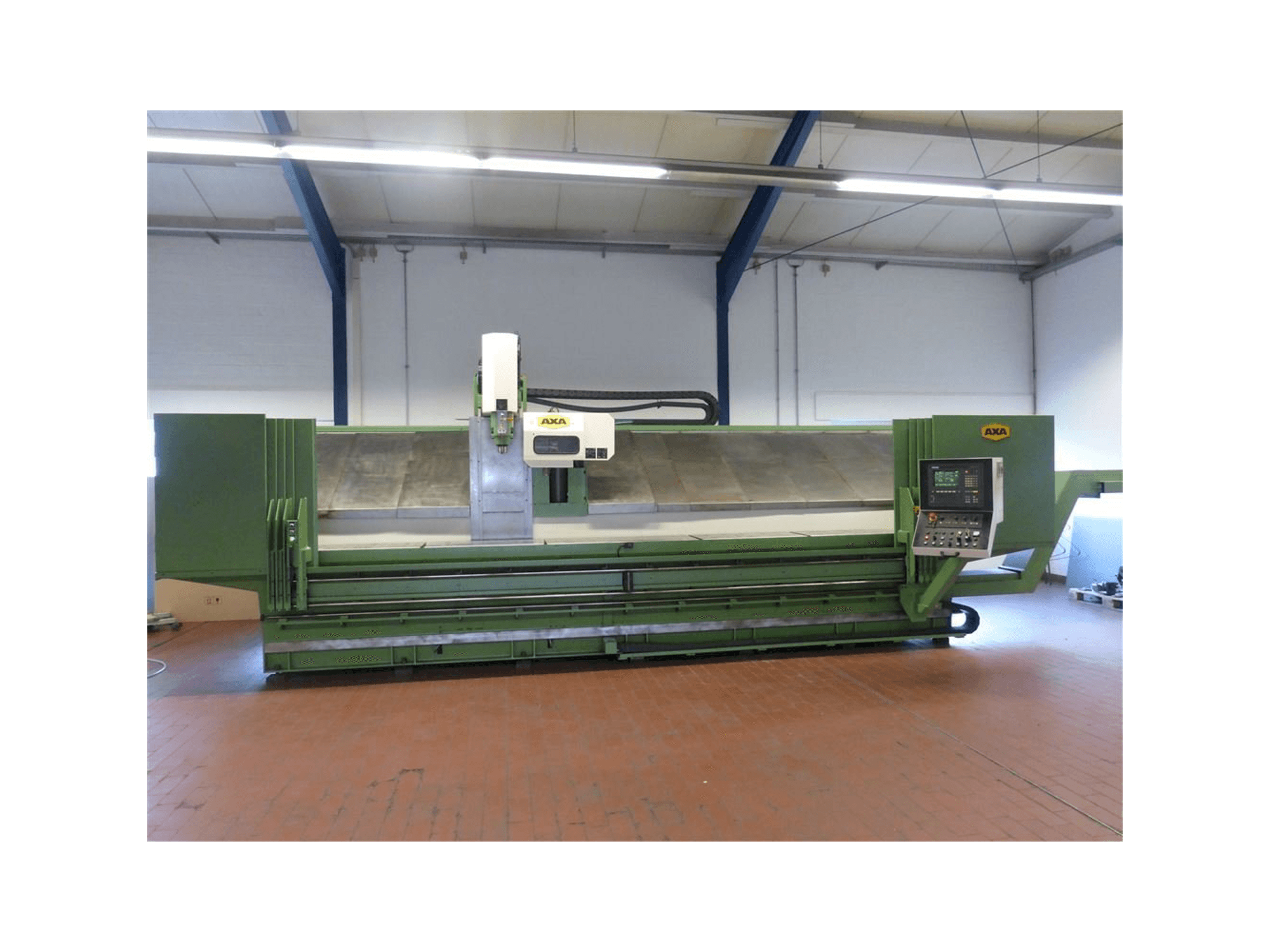 Frontansicht der AXA VSC 1-5000M/E Maschine