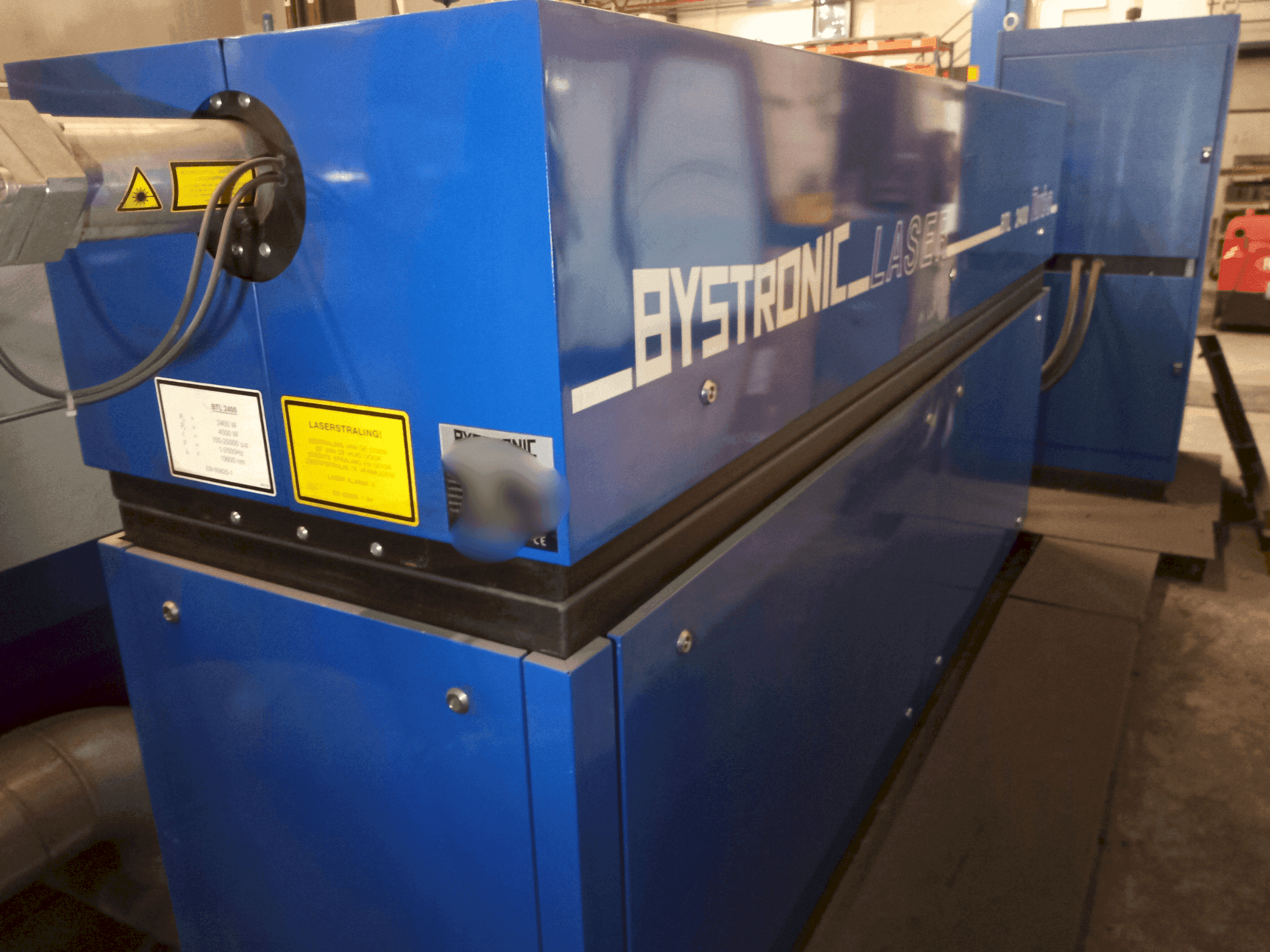Frontansicht der Bystronic BySprint 2512 Maschine