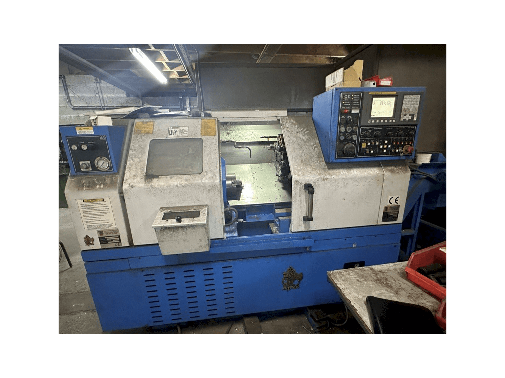 Frontansicht der AJAX AJSB 200-63 Maschine