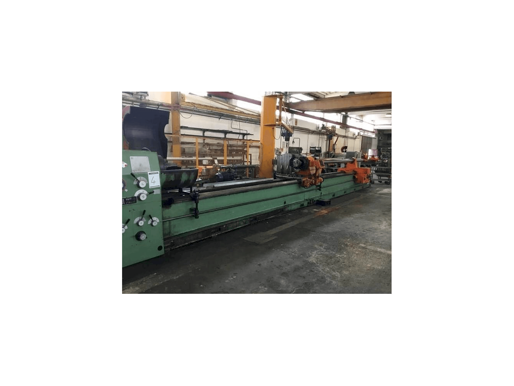 Frontansicht der PONTIGGIA NH 450 Maschine