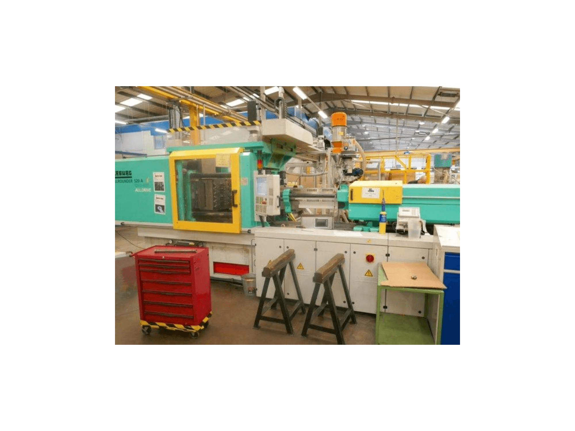 Frontansicht der Arburg Allrounder 520 A 1500-400 Maschine