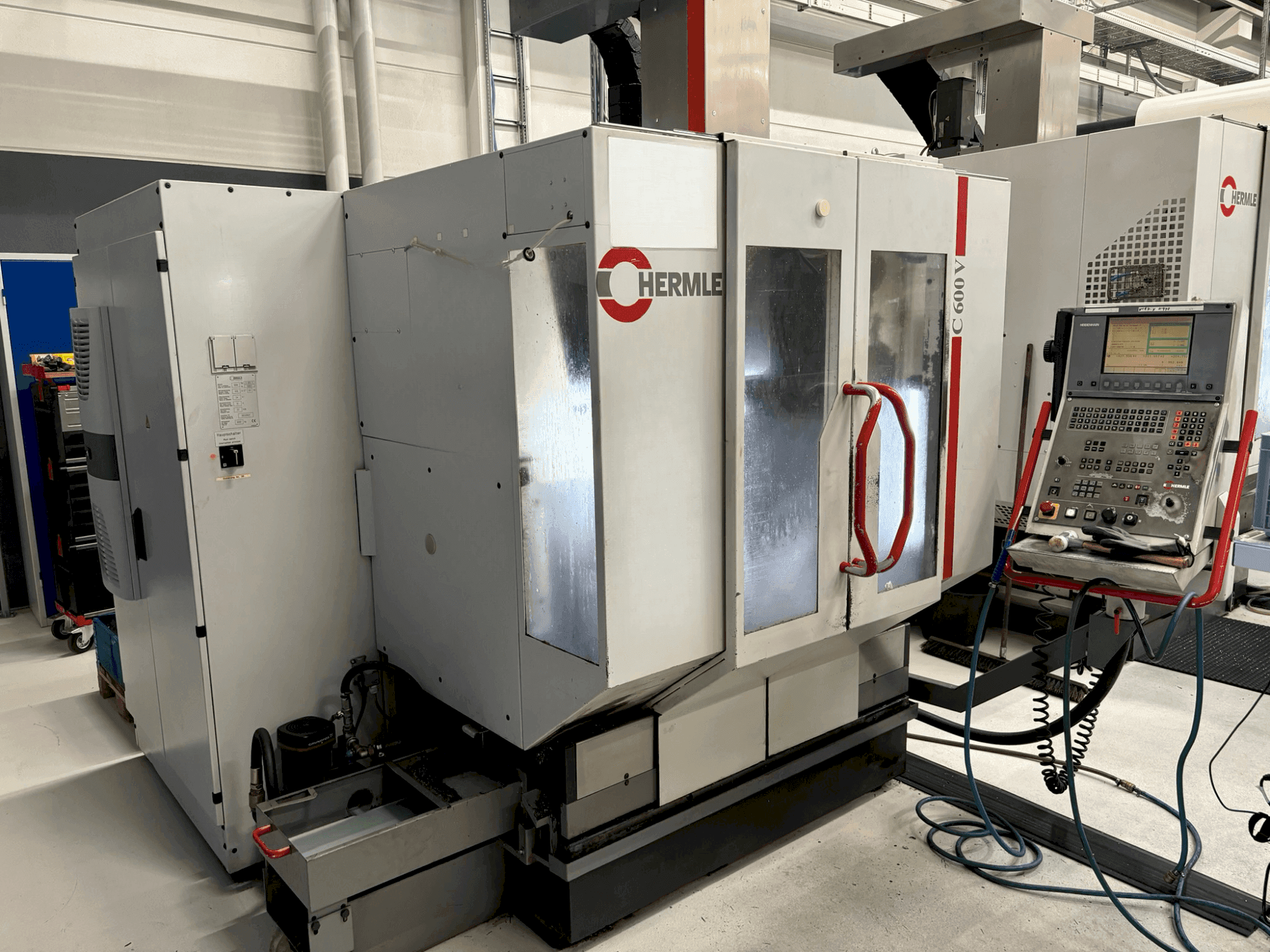 Frontansicht der HERMLE C 600 V Maschine