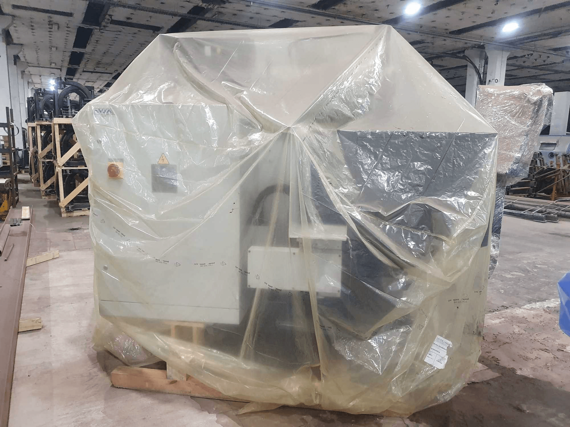 Frontansicht der Avia FOP FNE 50P Maschine