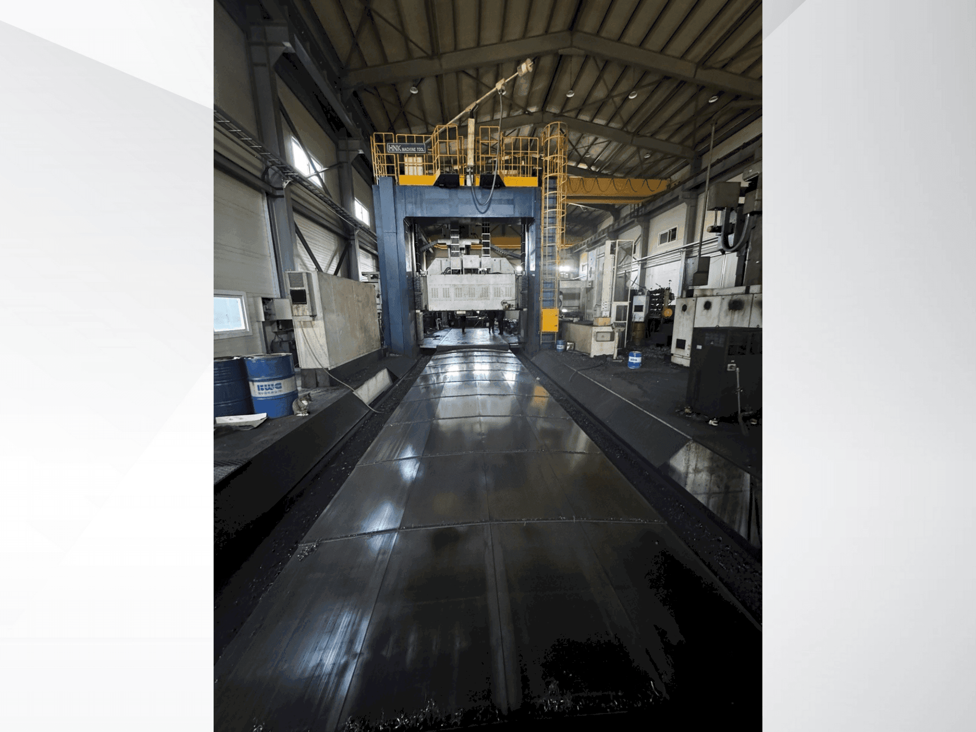 Frontansicht der HNK HPM 30M Maschine