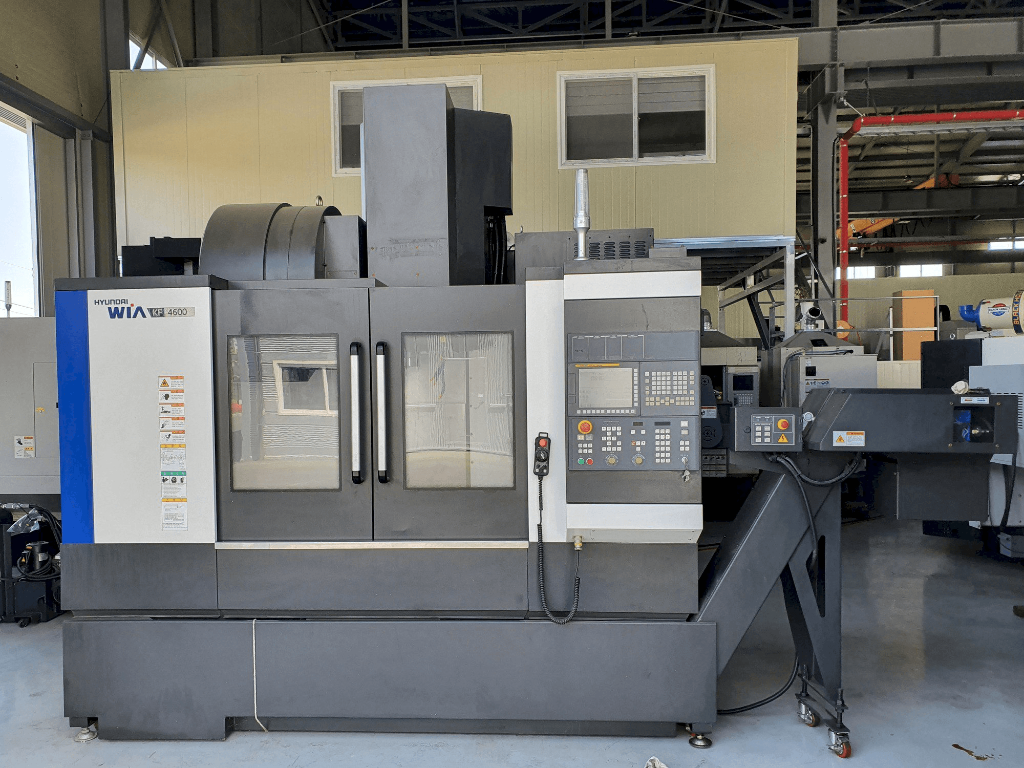 Frontansicht der Hyundai Wia KF4600 Maschine