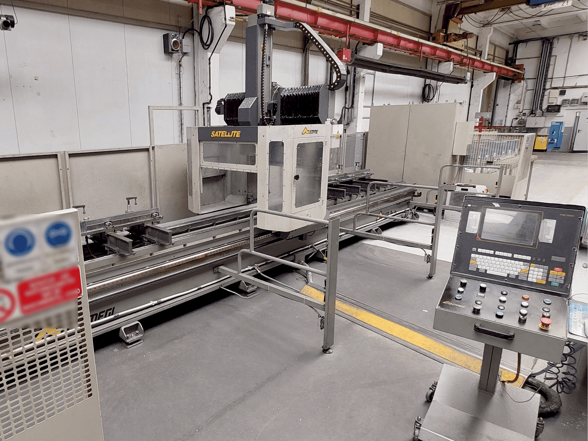 Frontansicht der Emmegi Satellite TU6.5 Maschine