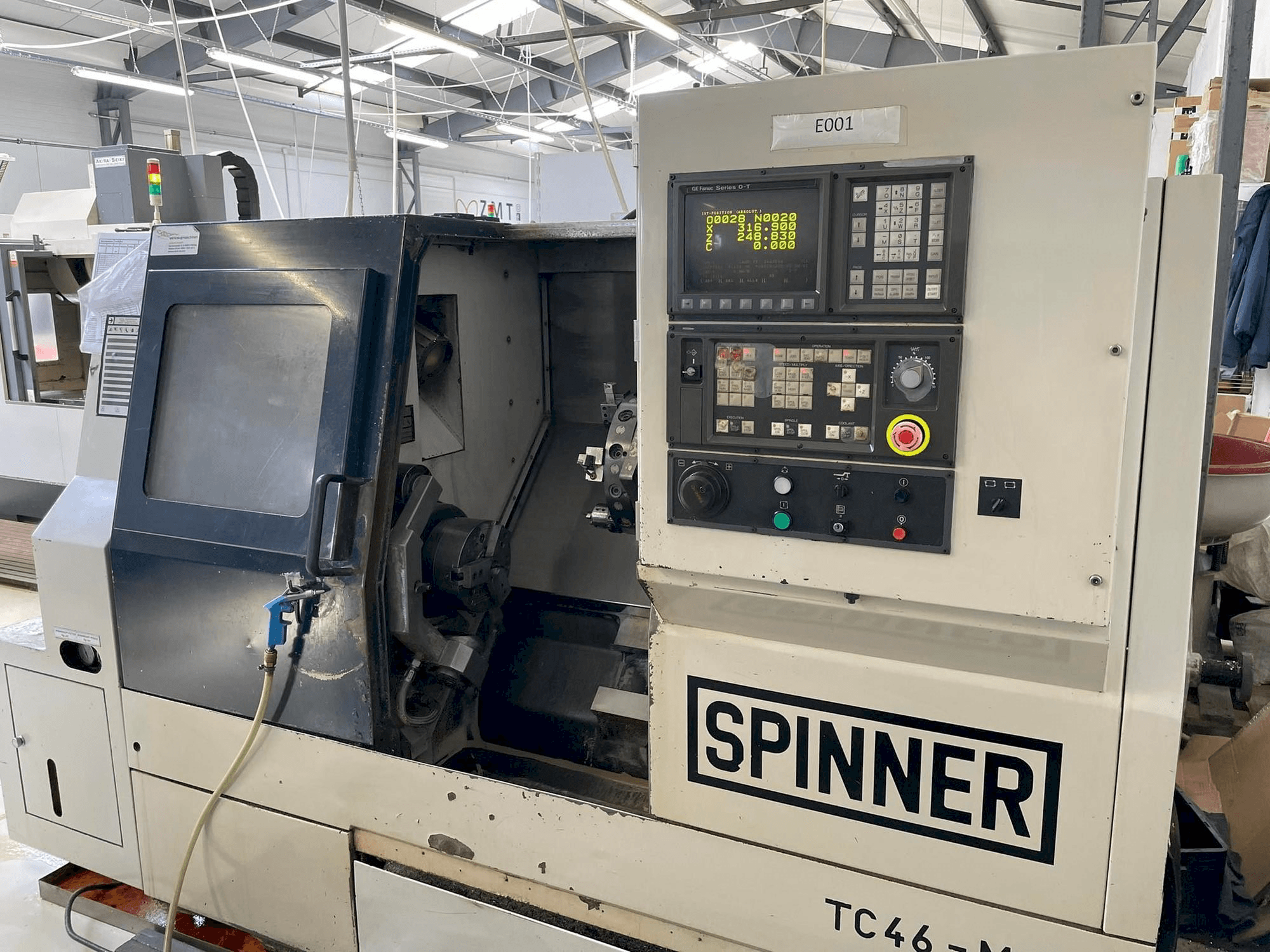 Frontansicht der SPINNER TC46 MC Maschine