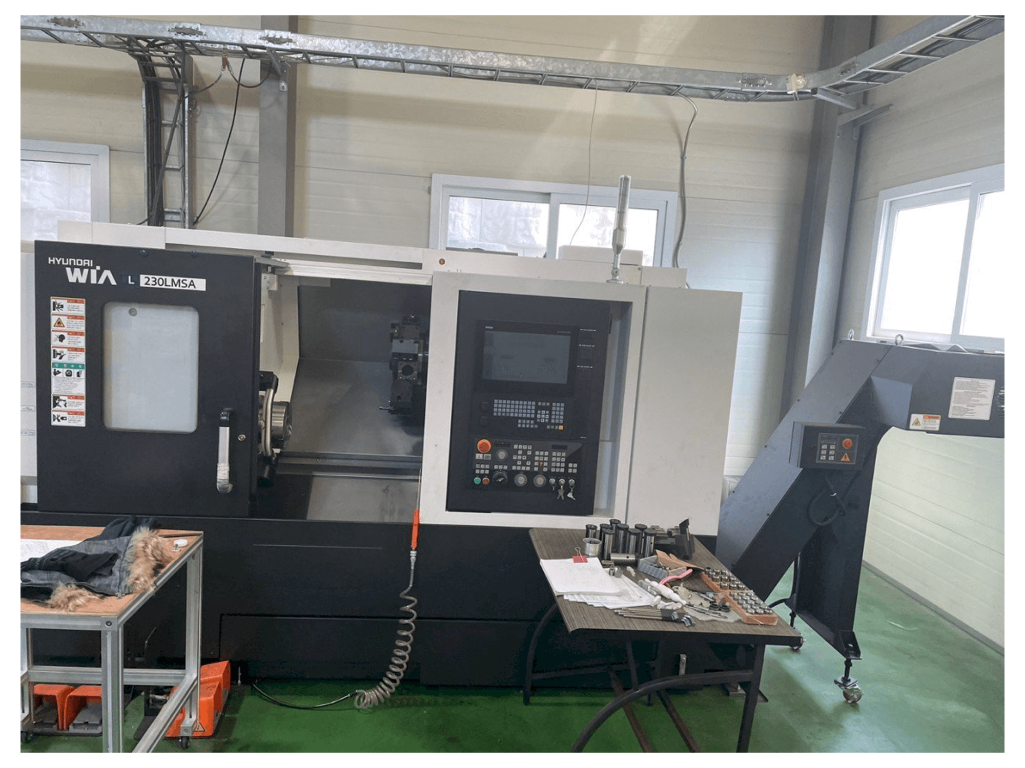 Frontansicht der Hyundai Wia L 230LMSA Maschine