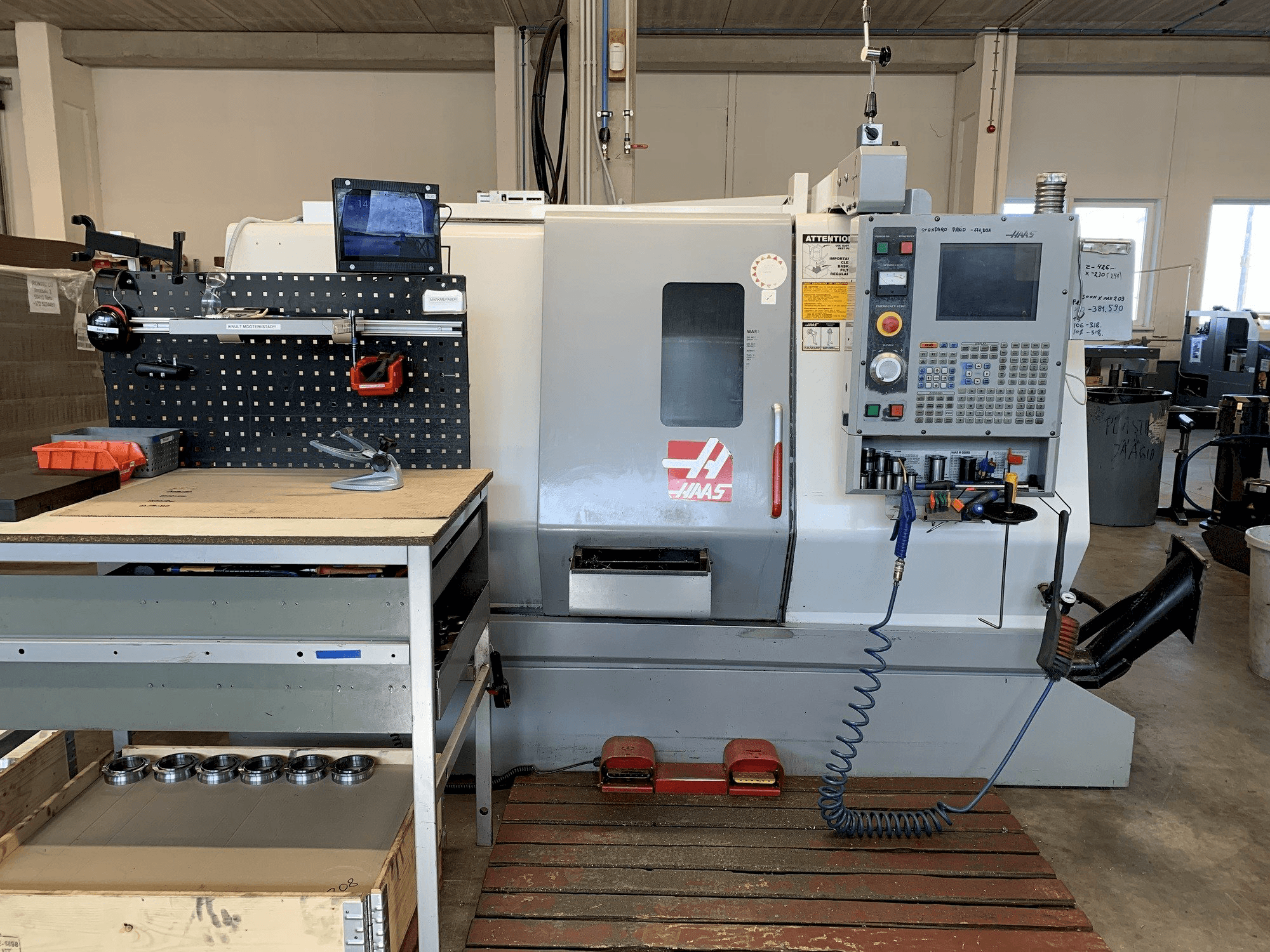 Frontansicht der HAAS SL-20 TCF Maschine