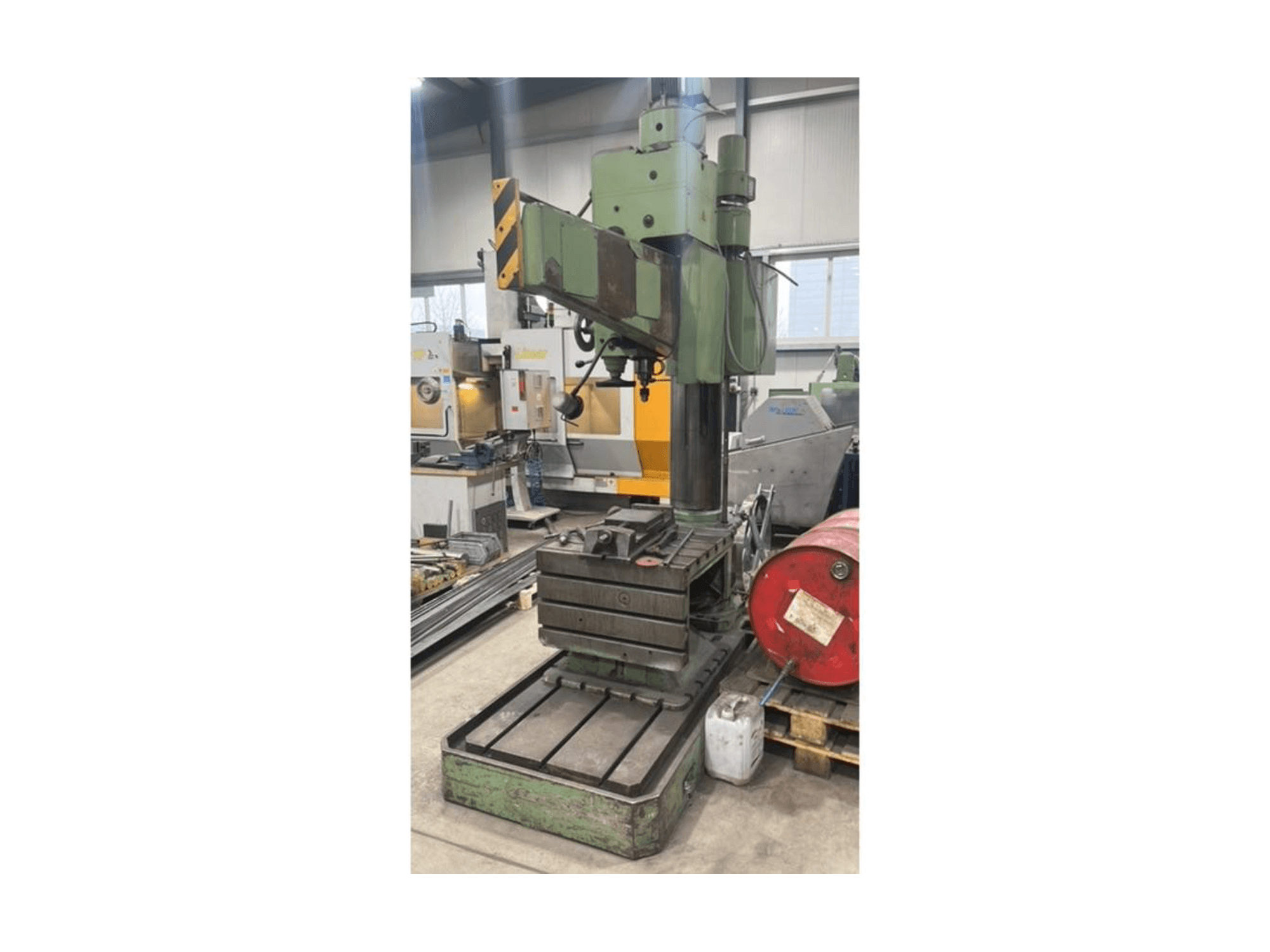 Frontansicht der STAUDER 710 × 710 mm Maschine