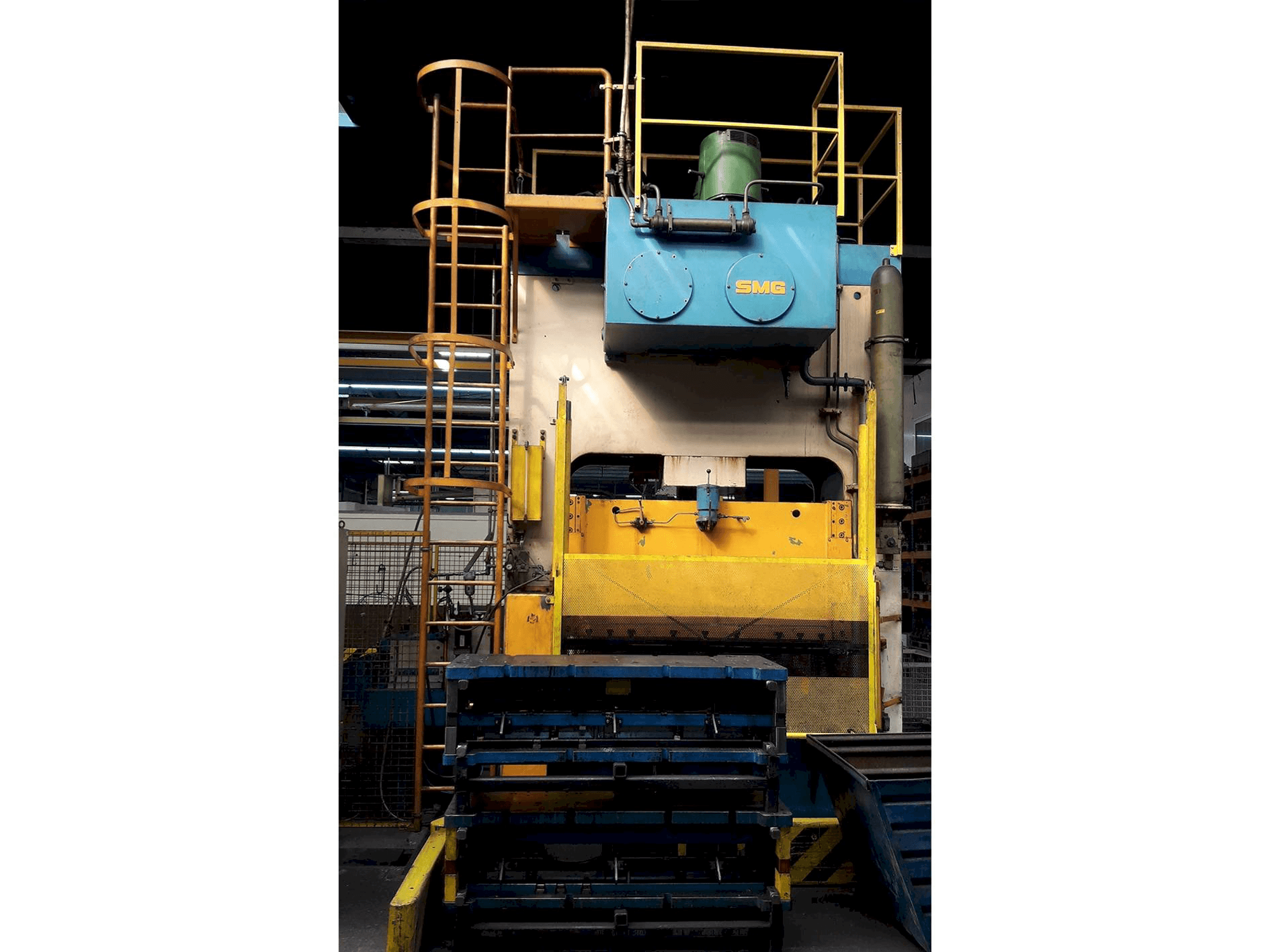 Frontansicht der SMG SCHULER DS 200 + Z 60 Maschine