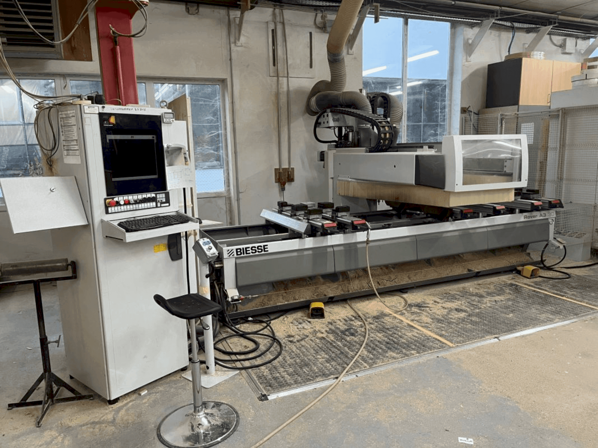 Frontansicht der BIESSE ROVER A Maschine