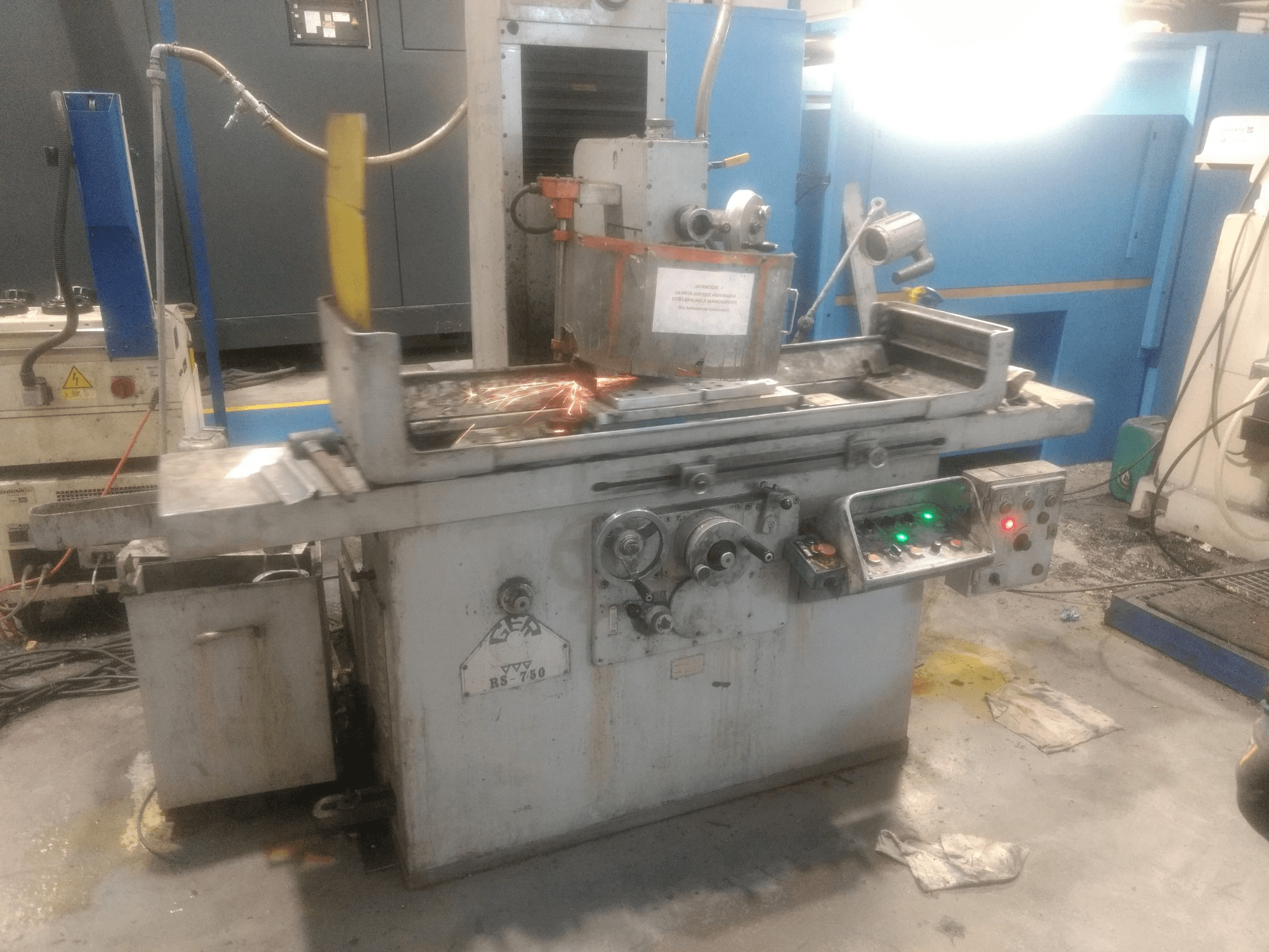 Frontansicht der GER R.S. 750 Maschine