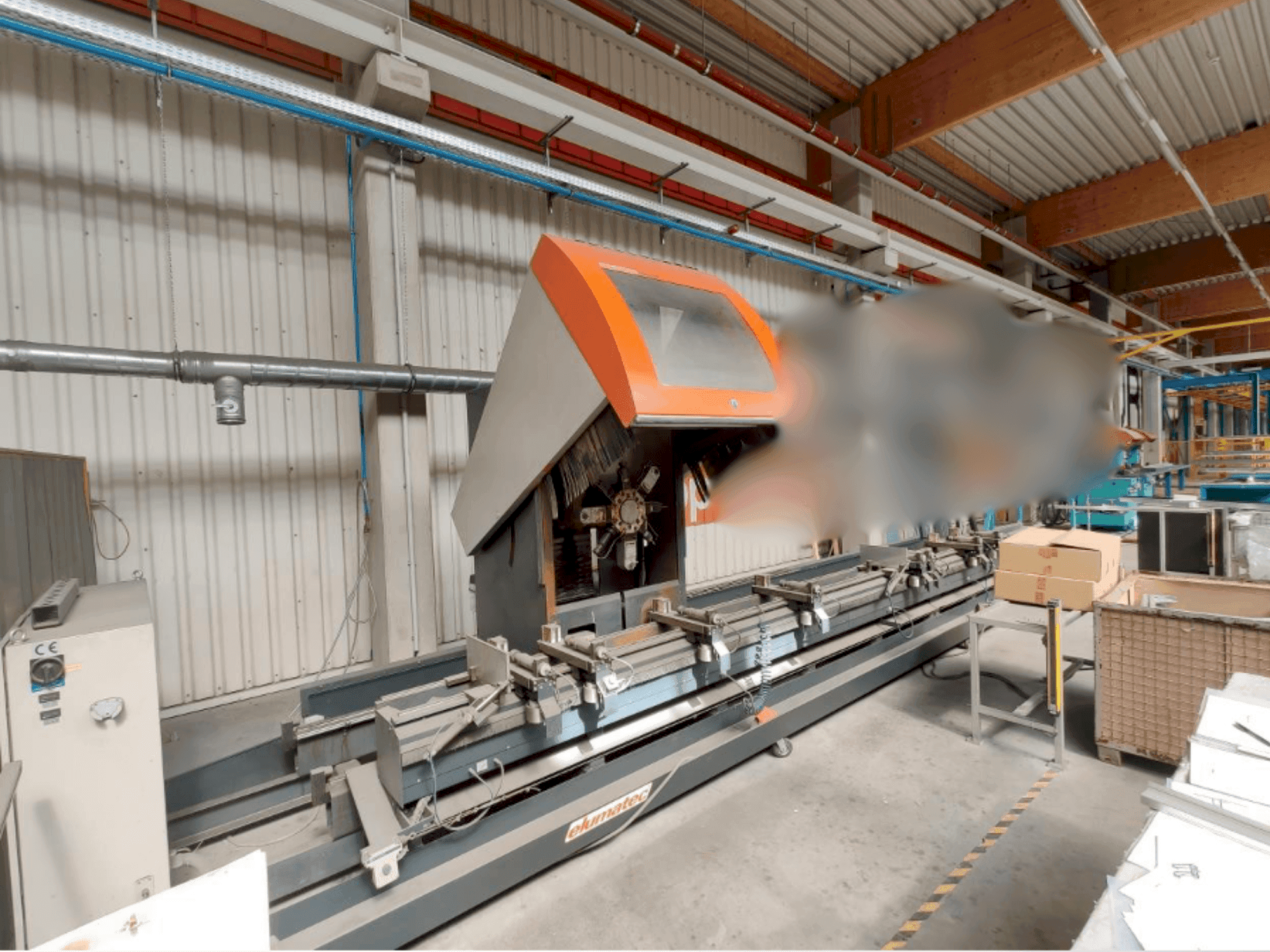 Frontansicht der Elumatec SBZ 130 Maschine